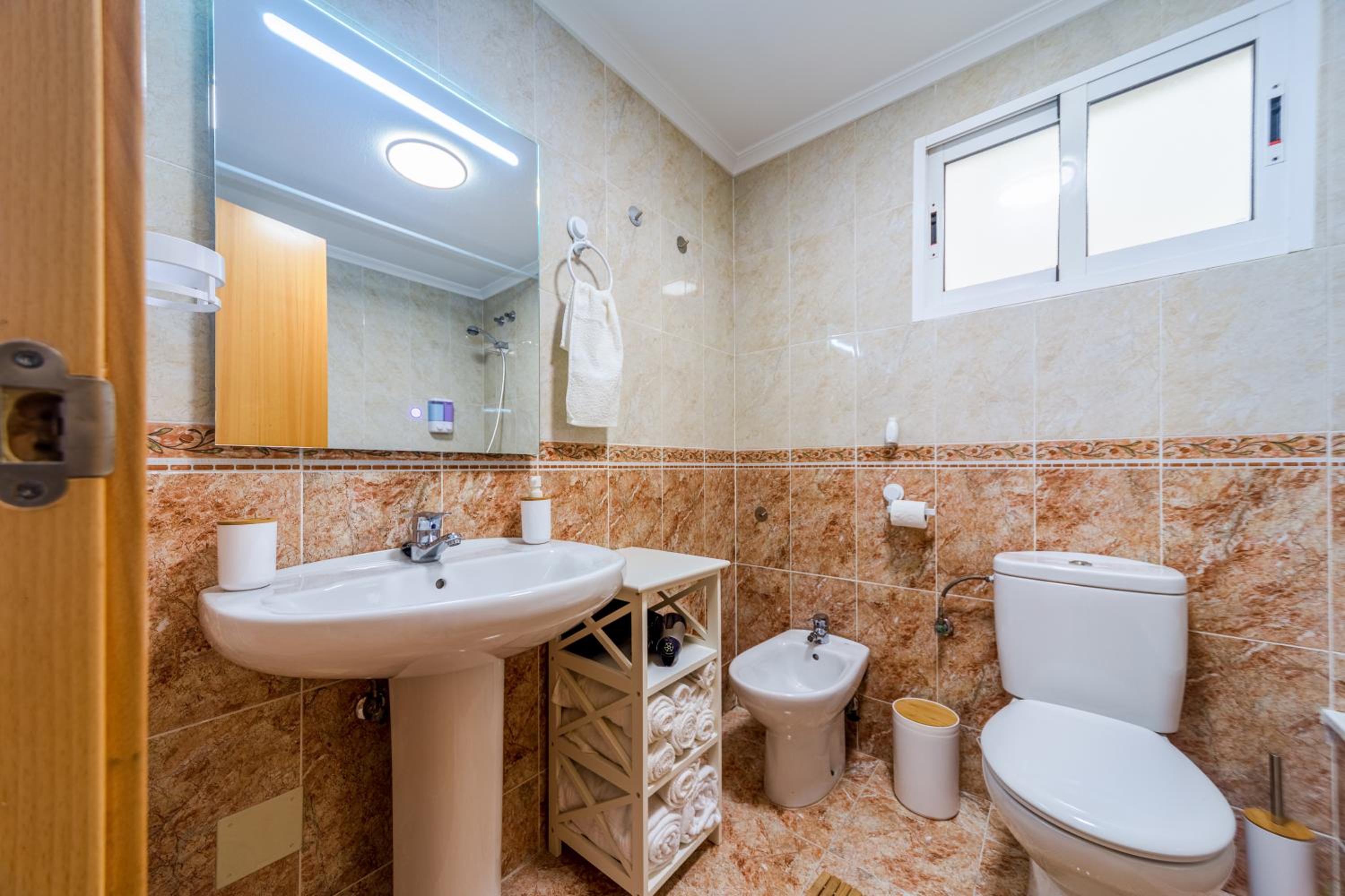 Casy Apartment Central with sea view