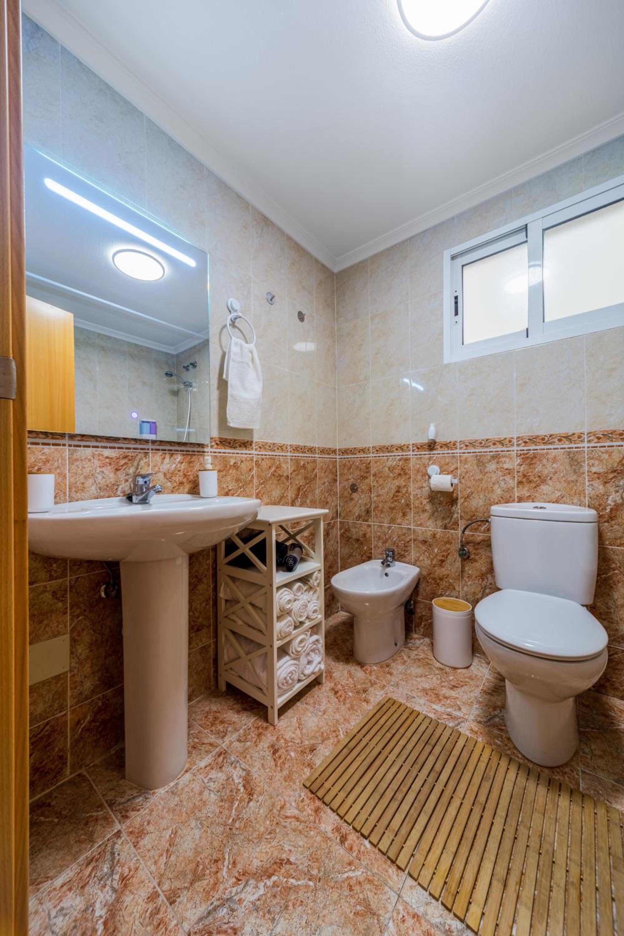 Casy Apartment Central with sea view