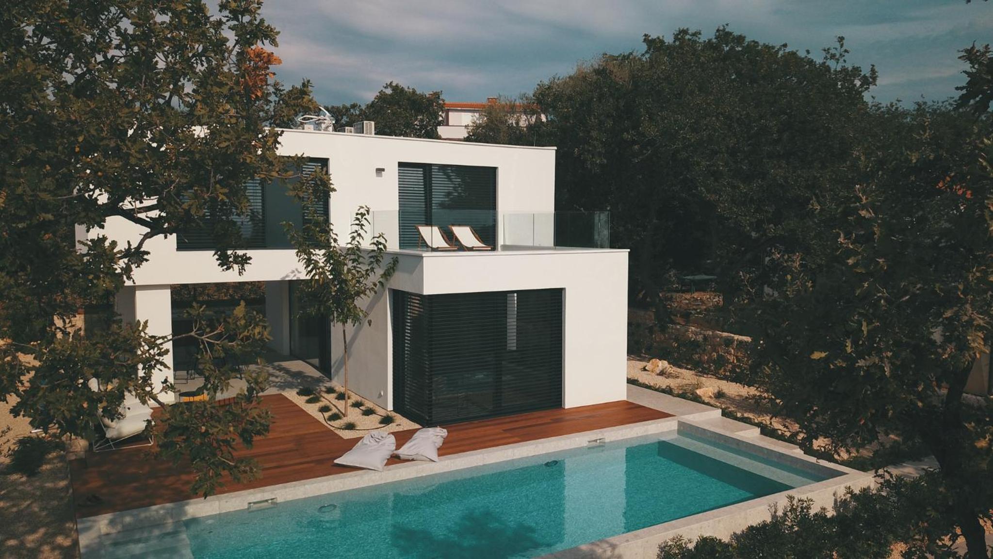 D-Tree HOUSE private heated pool