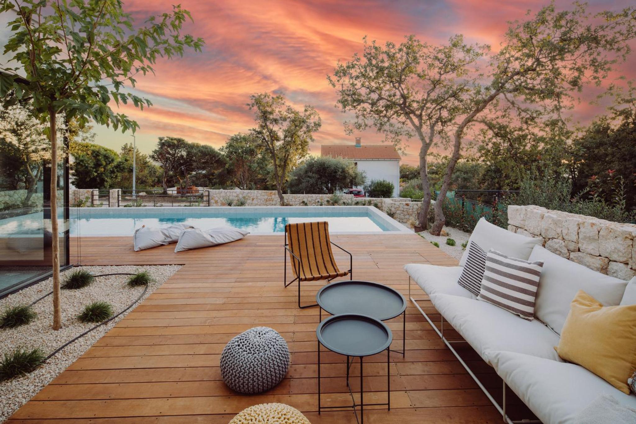D-Tree HOUSE private heated pool