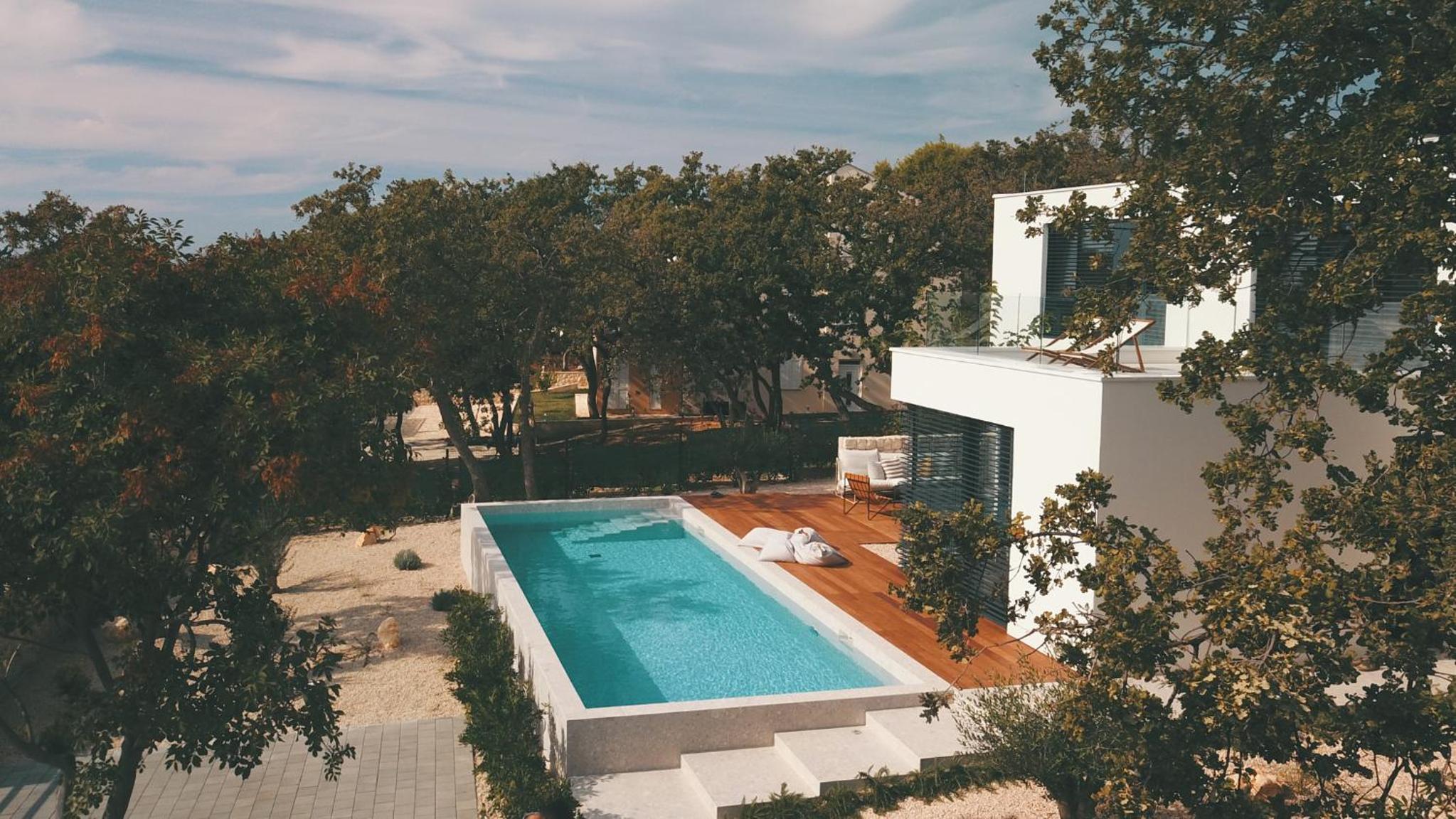 D-Tree HOUSE private heated pool