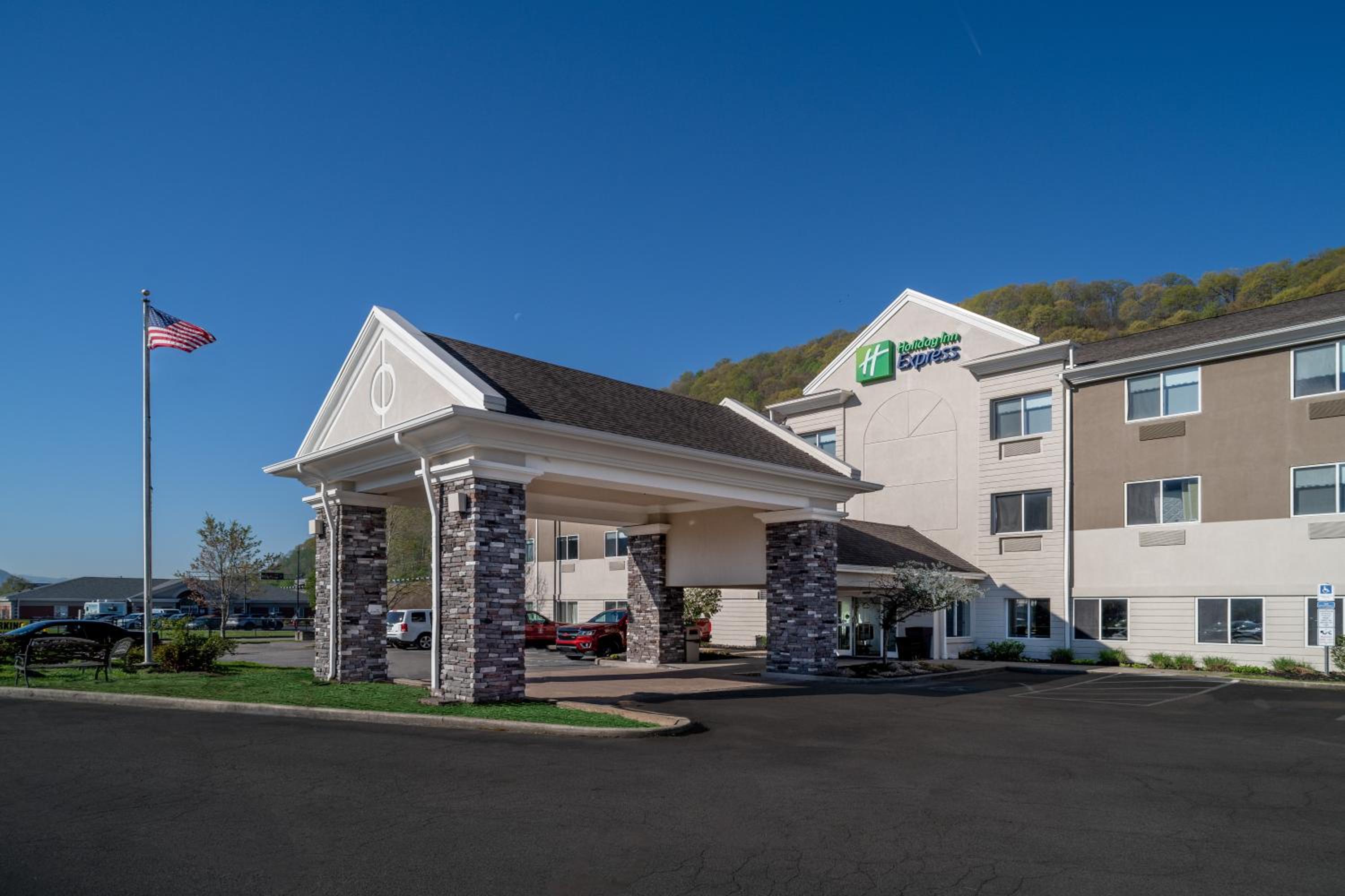 Holiday Inn Express - Charleston/Kanawha City by IHG view 2