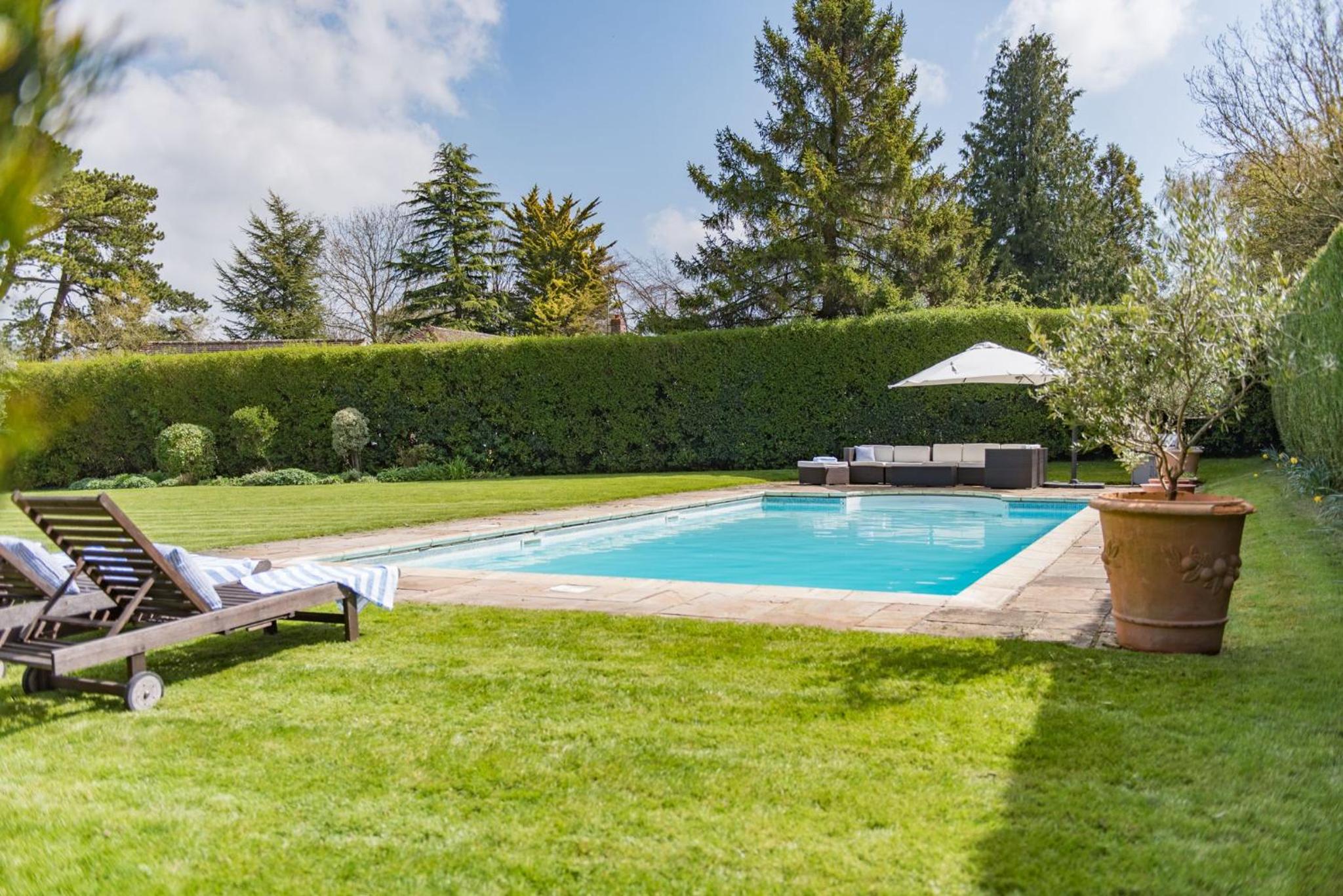 Burleigh House by Bloom Stays view 5