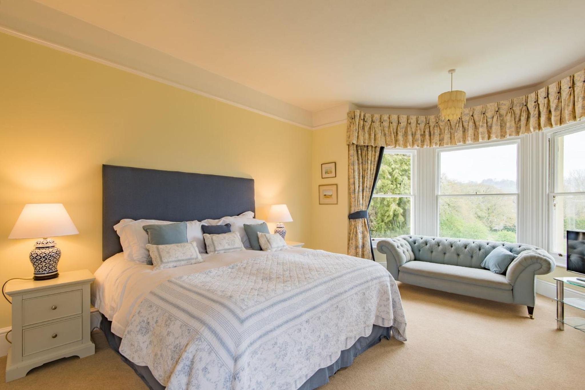 Burleigh House by Bloom Stays view 3