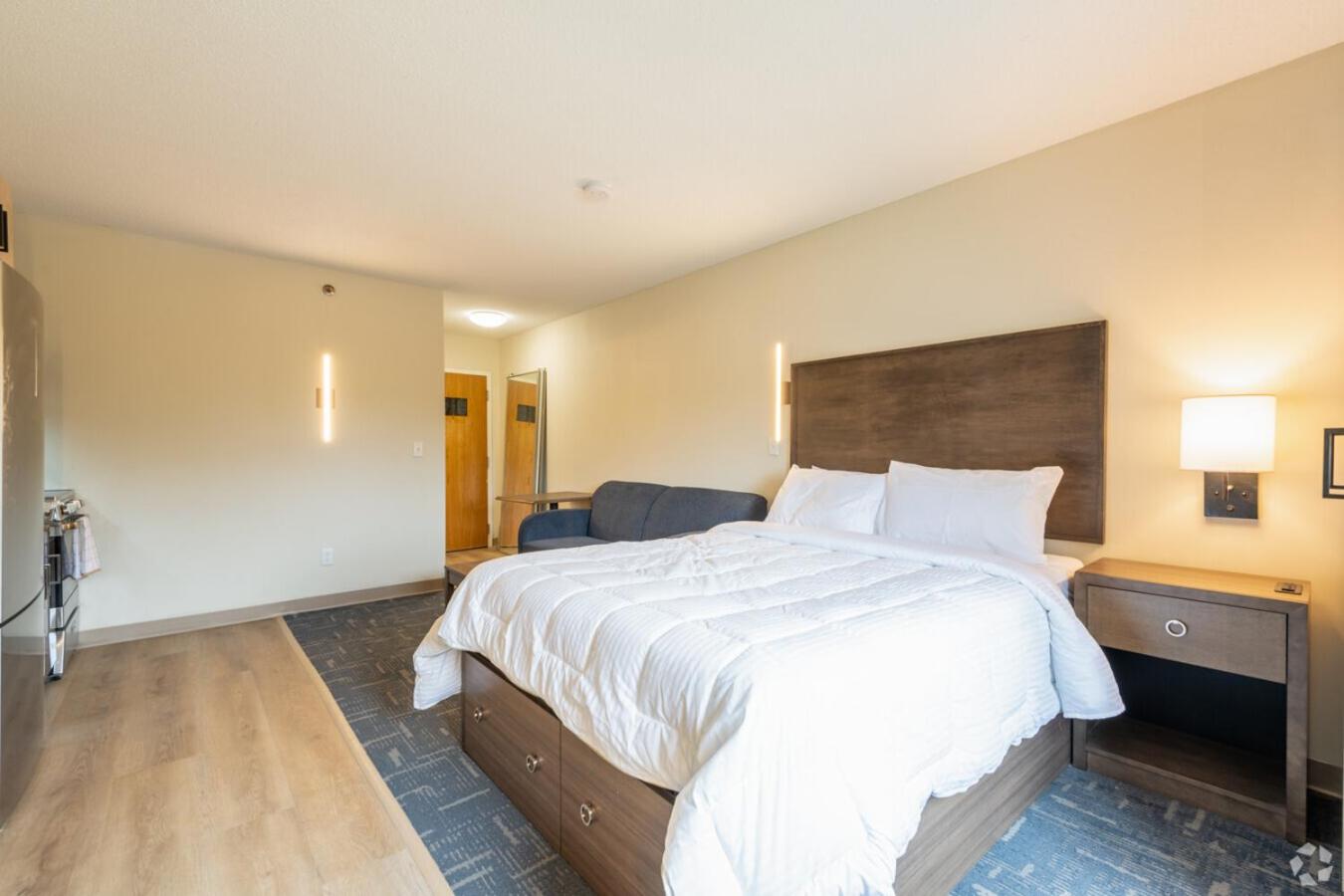 Residences at Solomon Pond view 4