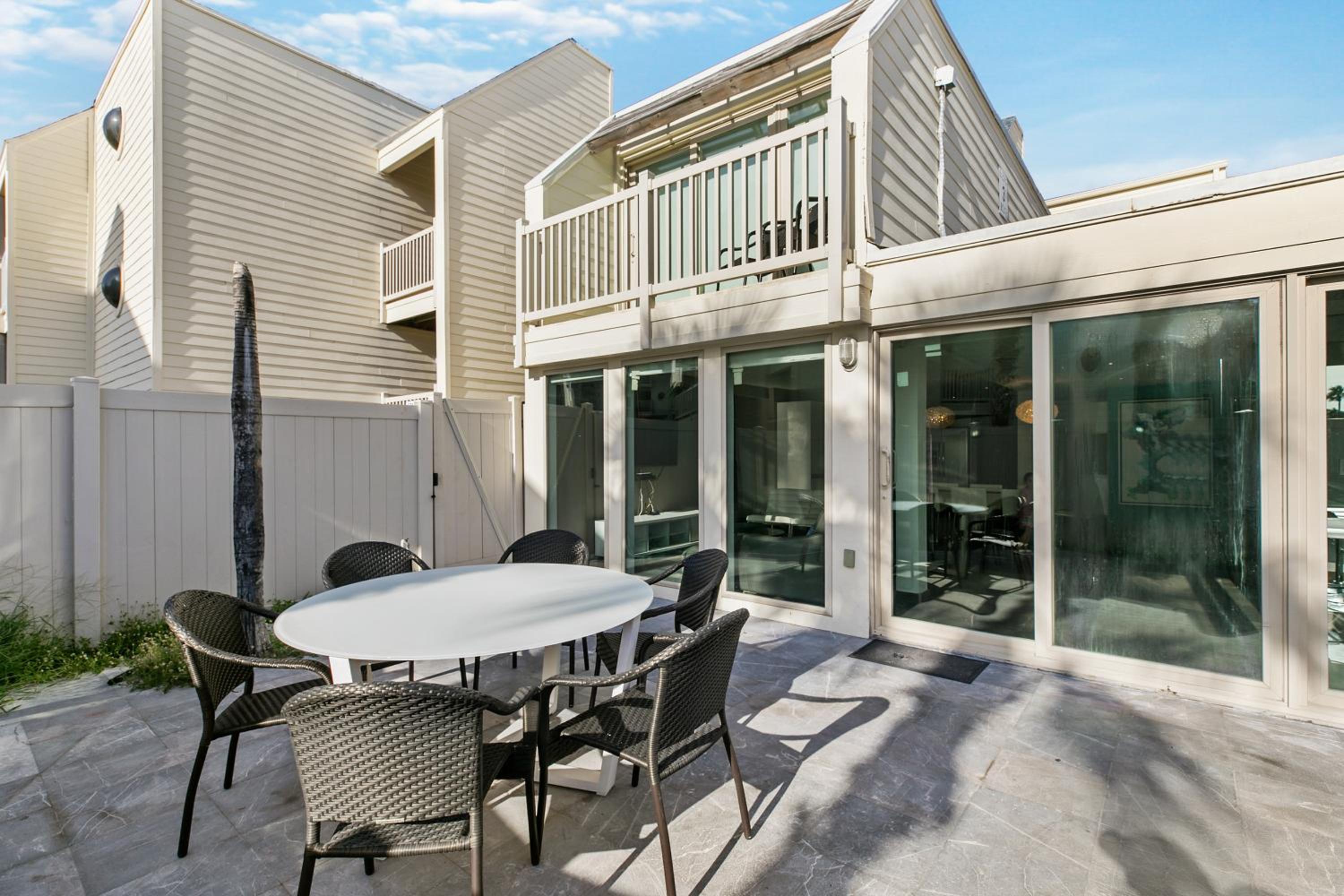 Upscale Modern Villa Private w Terrace in Bahia Mar Beachfront Resort, Heated Pool! view 2