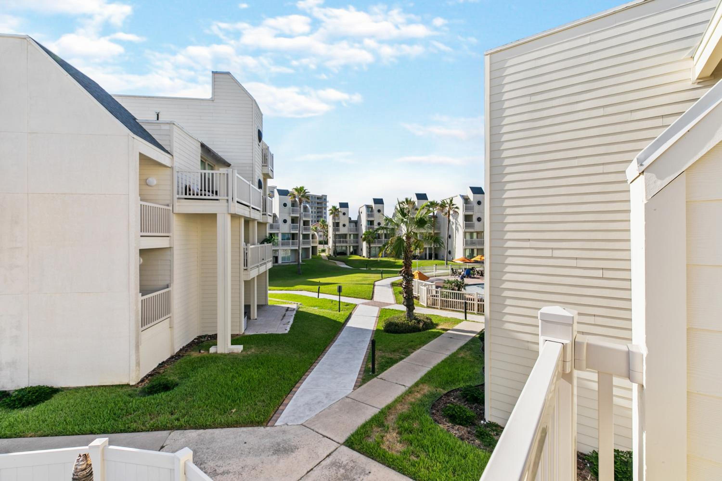 Hotel Upscale Modern Villa With Private Patio In Bahia Mar Beachfront Resort