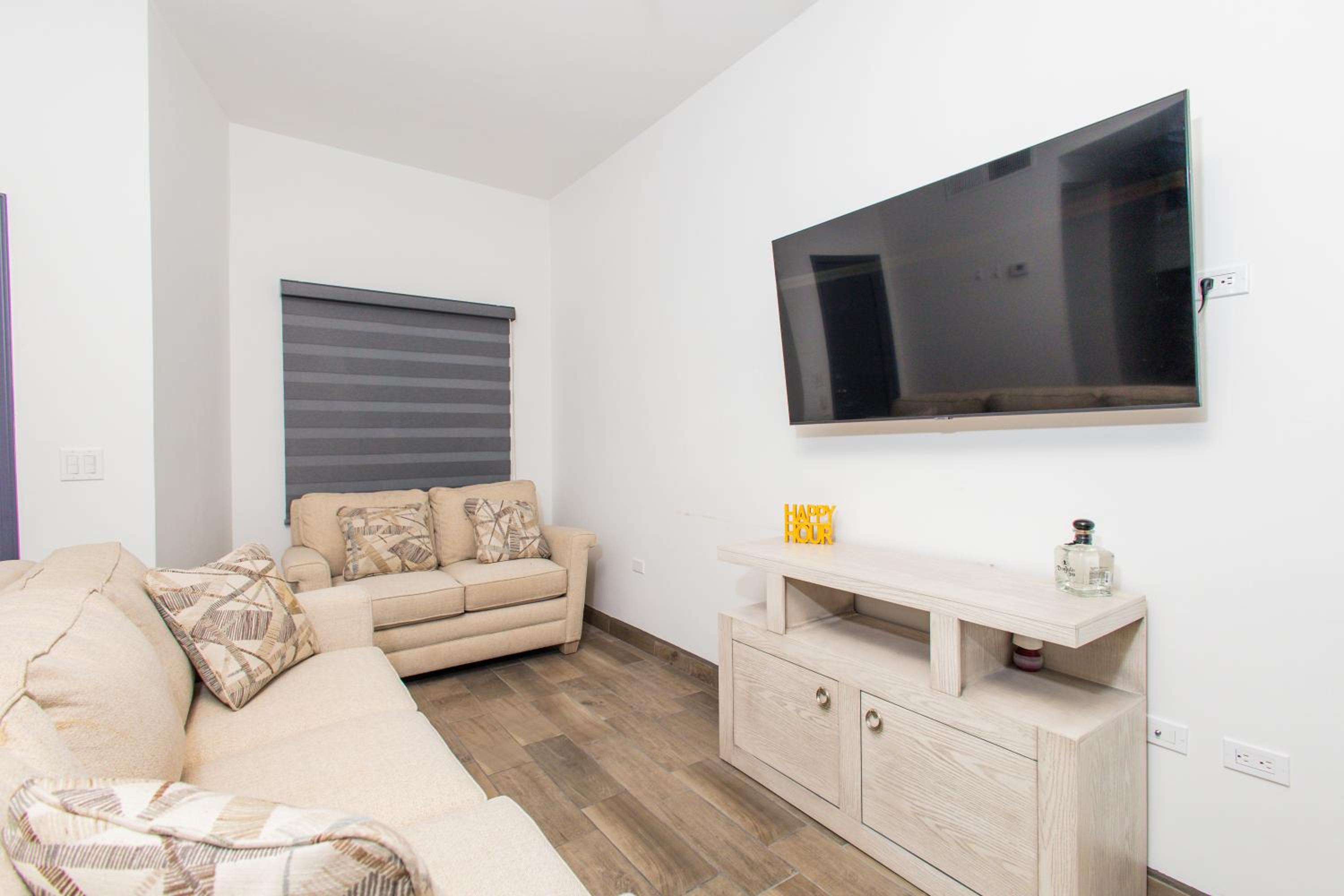 Residence 4 view 4