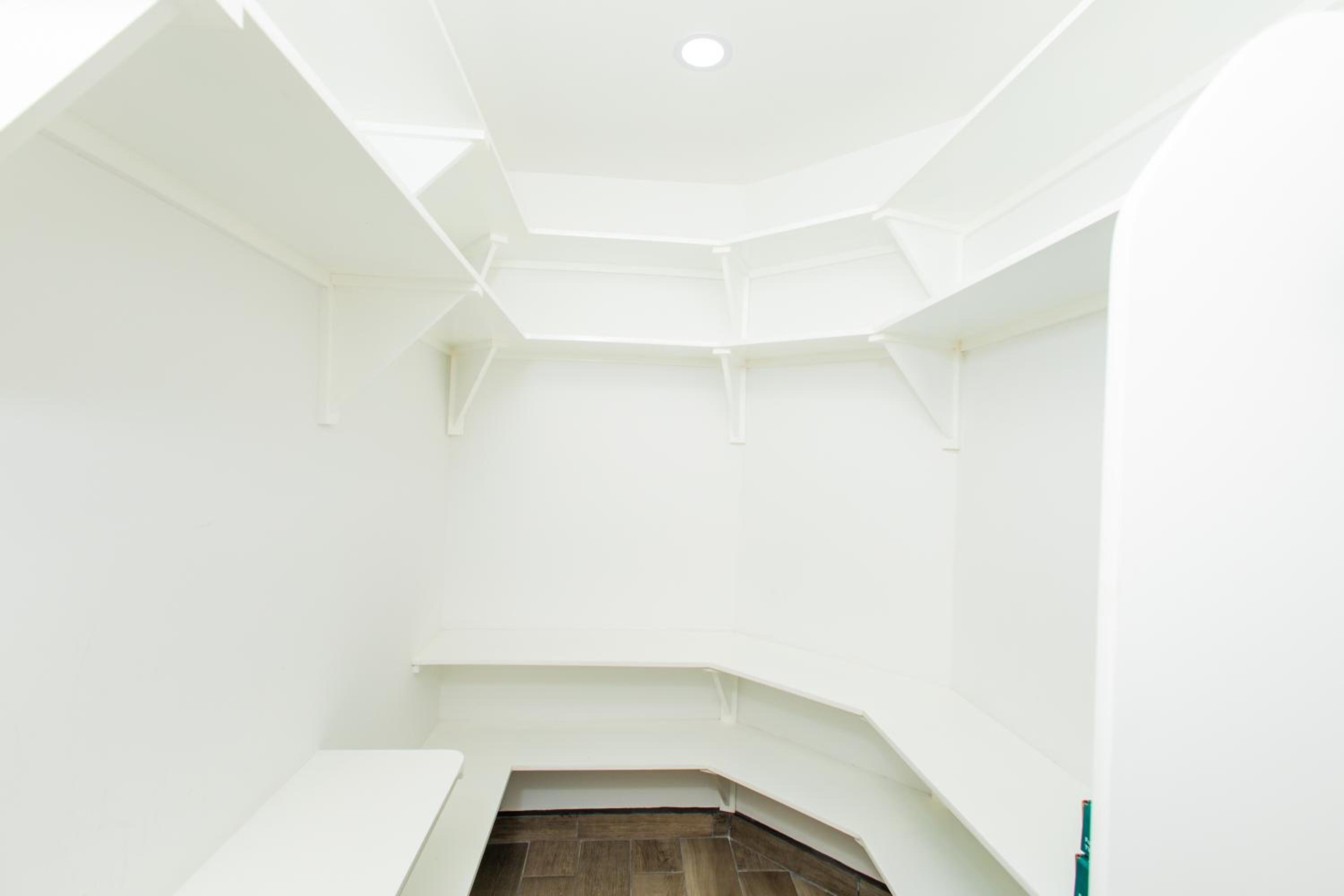Residence 4 view 5