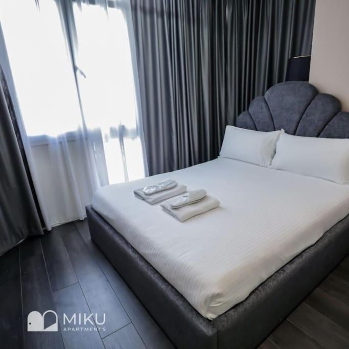 Miku Apartment - Contemporary 1 BDR At Komuna e Parisit
