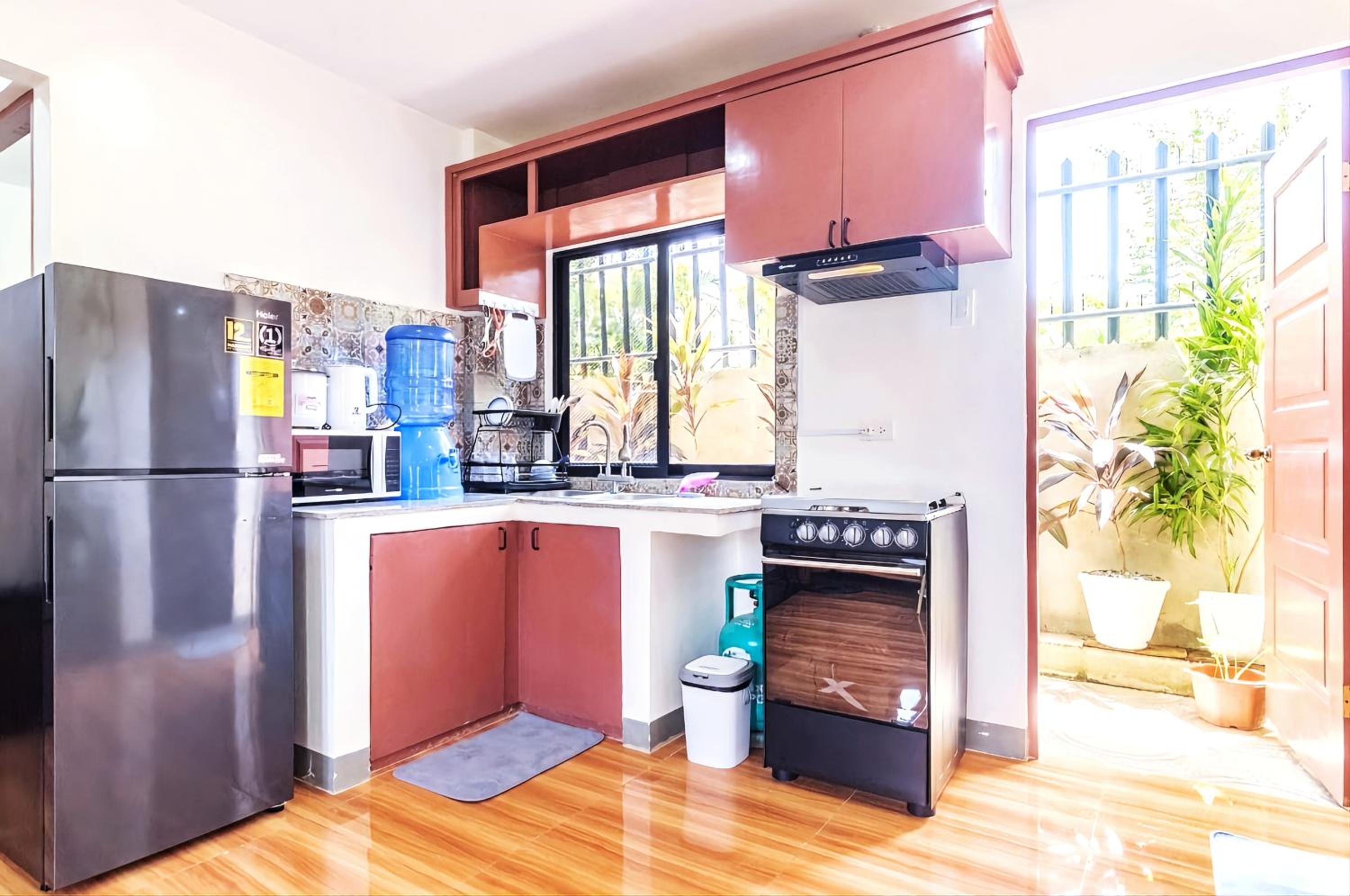 2 Bedroom Apartment ~ 5 Minutes to Grand Mall view 3