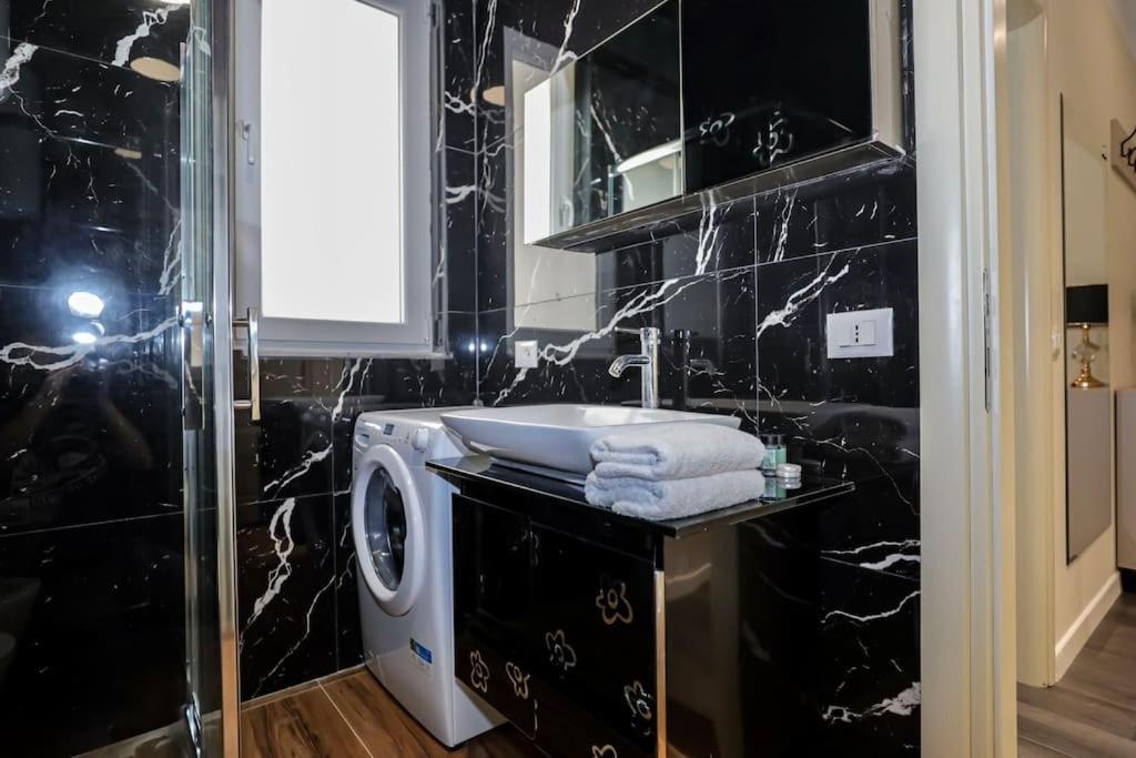 Miku Apartment - Contemporary 1 BDR At Komuna e Parisit