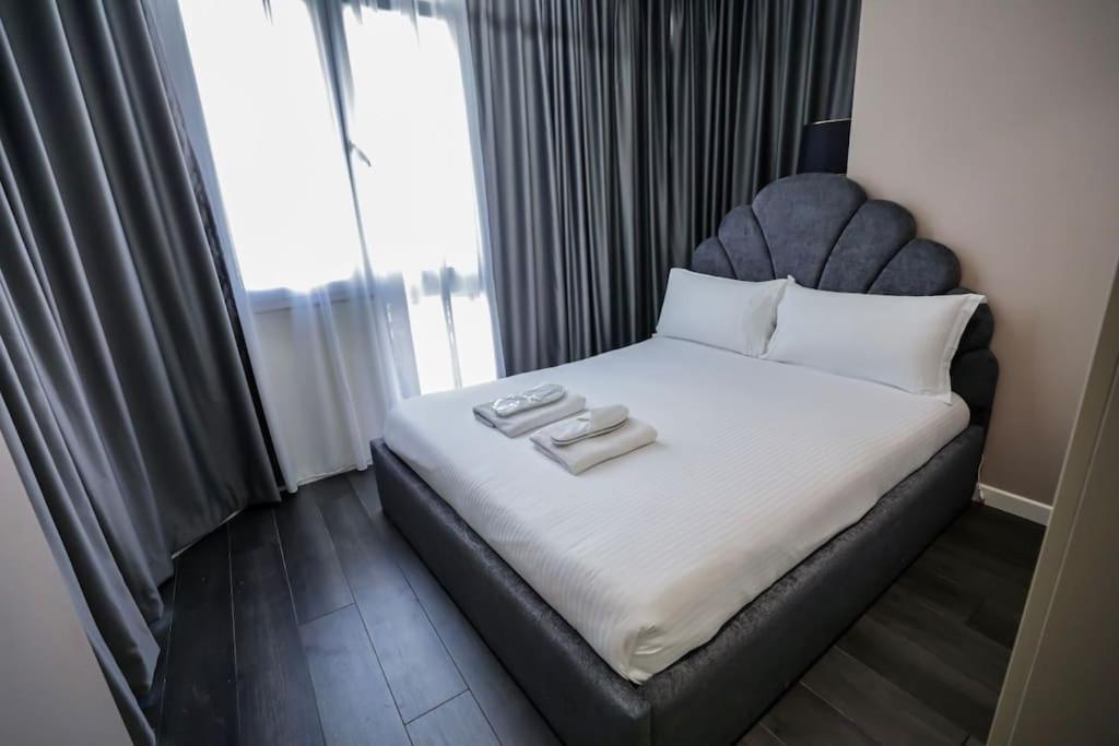 Miku Apartment - Contemporary 1 BDR At Komuna e Parisit