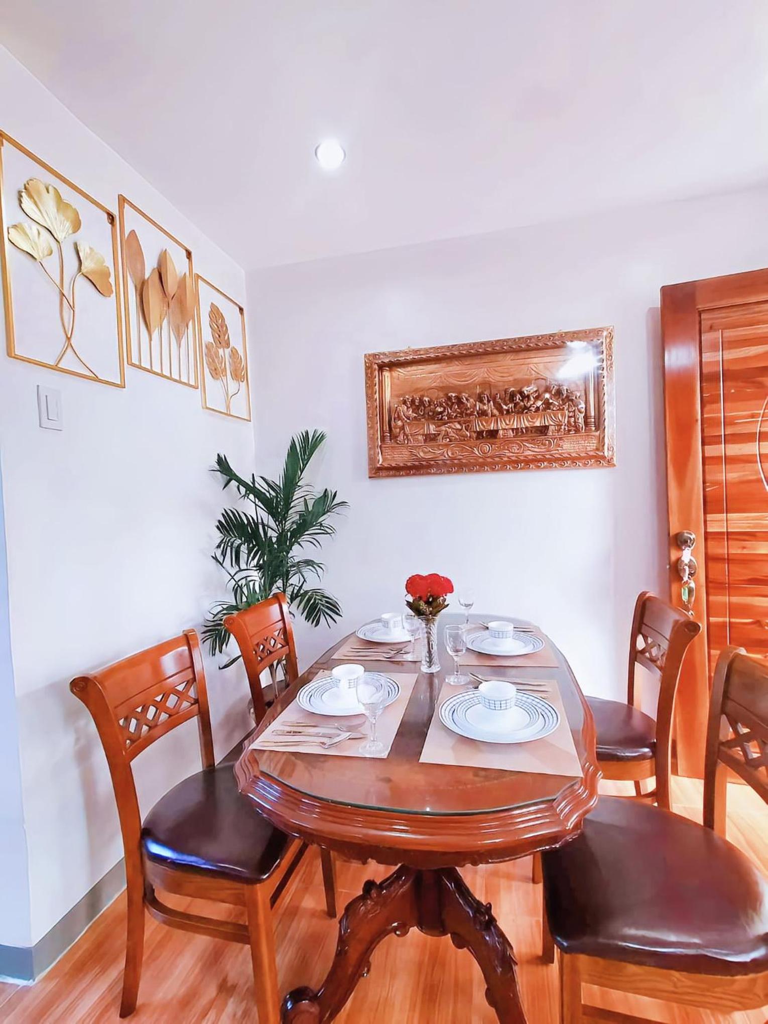 2 Bedroom Apartment ~ 5 Minutes to Grand Mall view 2
