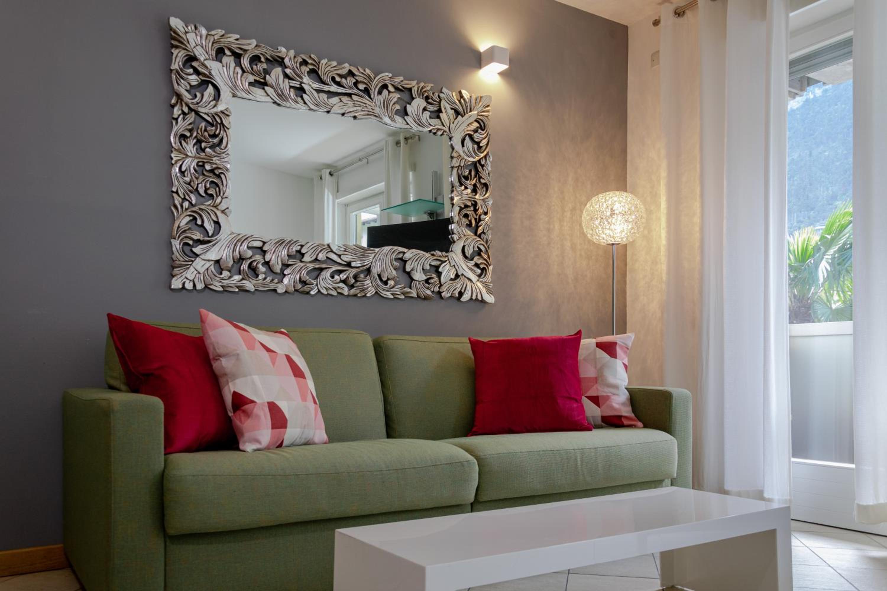 Riva Central Apartment - Free Parking view 4