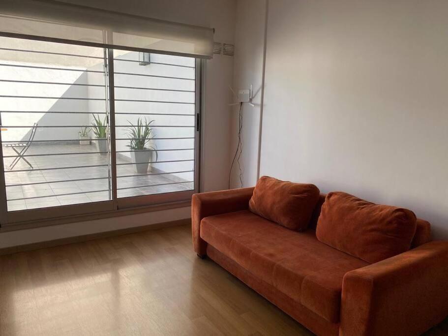Departamento para 4 personas, con cochera, a metros del centro de la ciudad