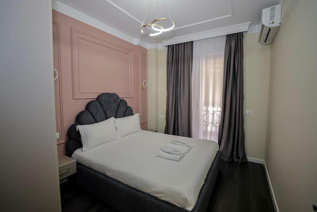 Miku Apartment- Exclusive 1 Bedroom At Komuna e Parisit