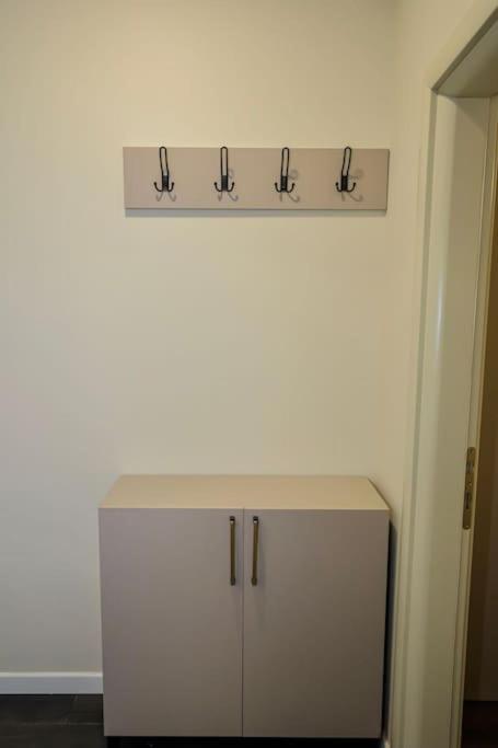 Miku Apartment- Exclusive 1 Bedroom At Komuna e Parisit