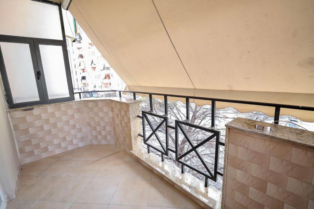 Miku Apartment - Impressive 1 Bedroom Downtown Tirana
