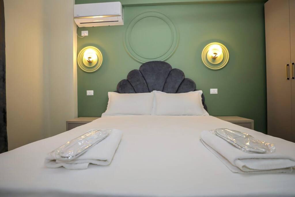Miku Apartment - Impressive 1 Bedroom Downtown Tirana