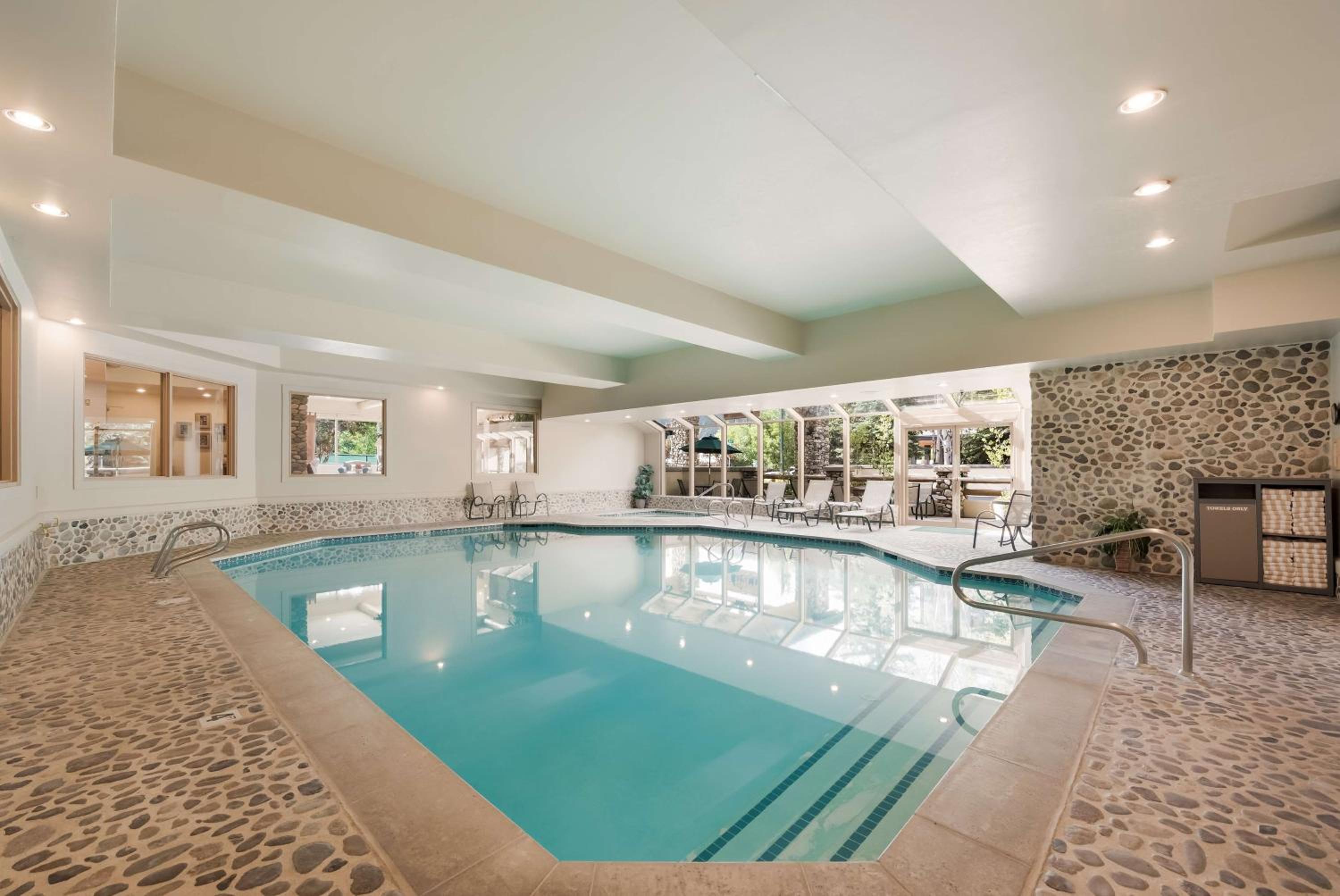 Best Western Plus Kentwood Lodge - Property Image 30