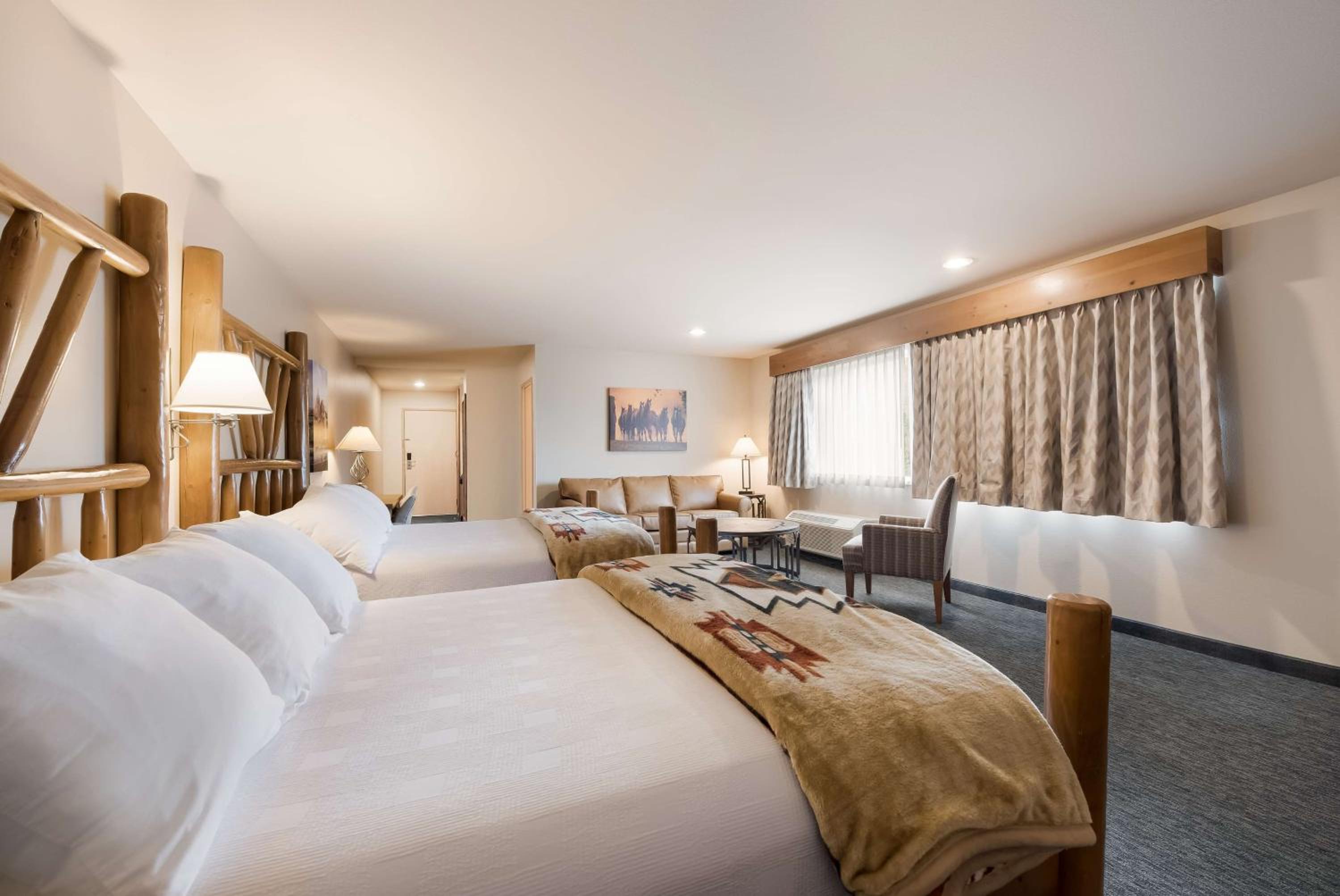 Ketchum Vacations - Best Western Plus Kentwood Lodge - Property Image 2