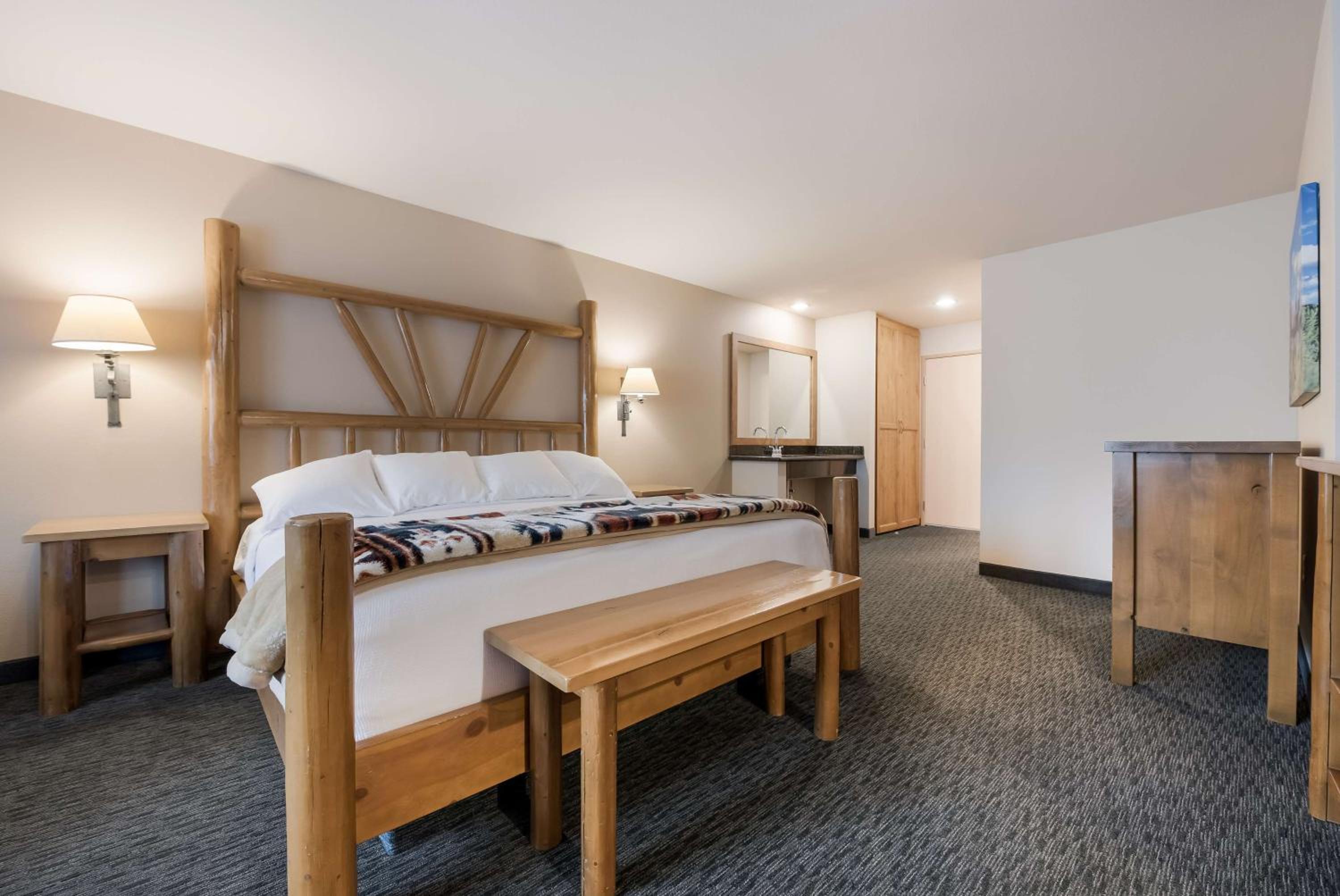 Best Western Plus Kentwood Lodge - Property Image 49
