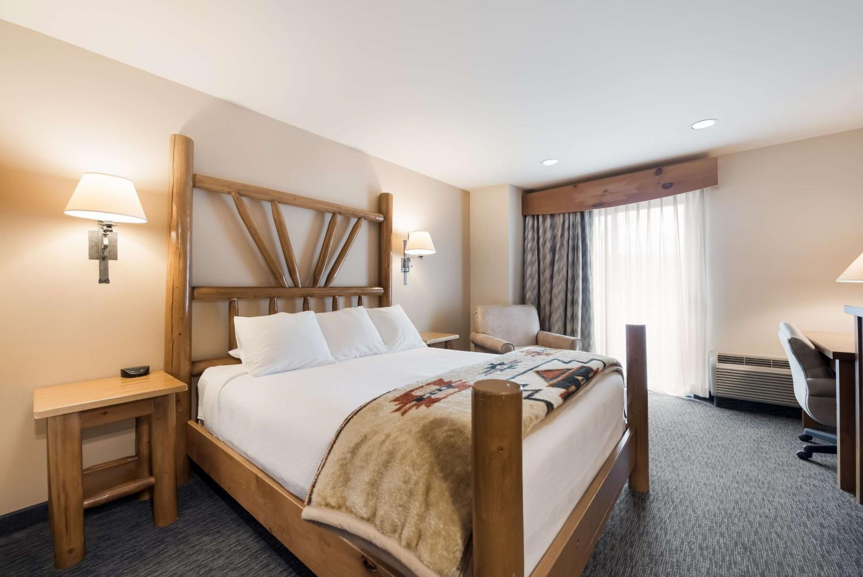 Best Western Plus Kentwood Lodge - Property Image 6
