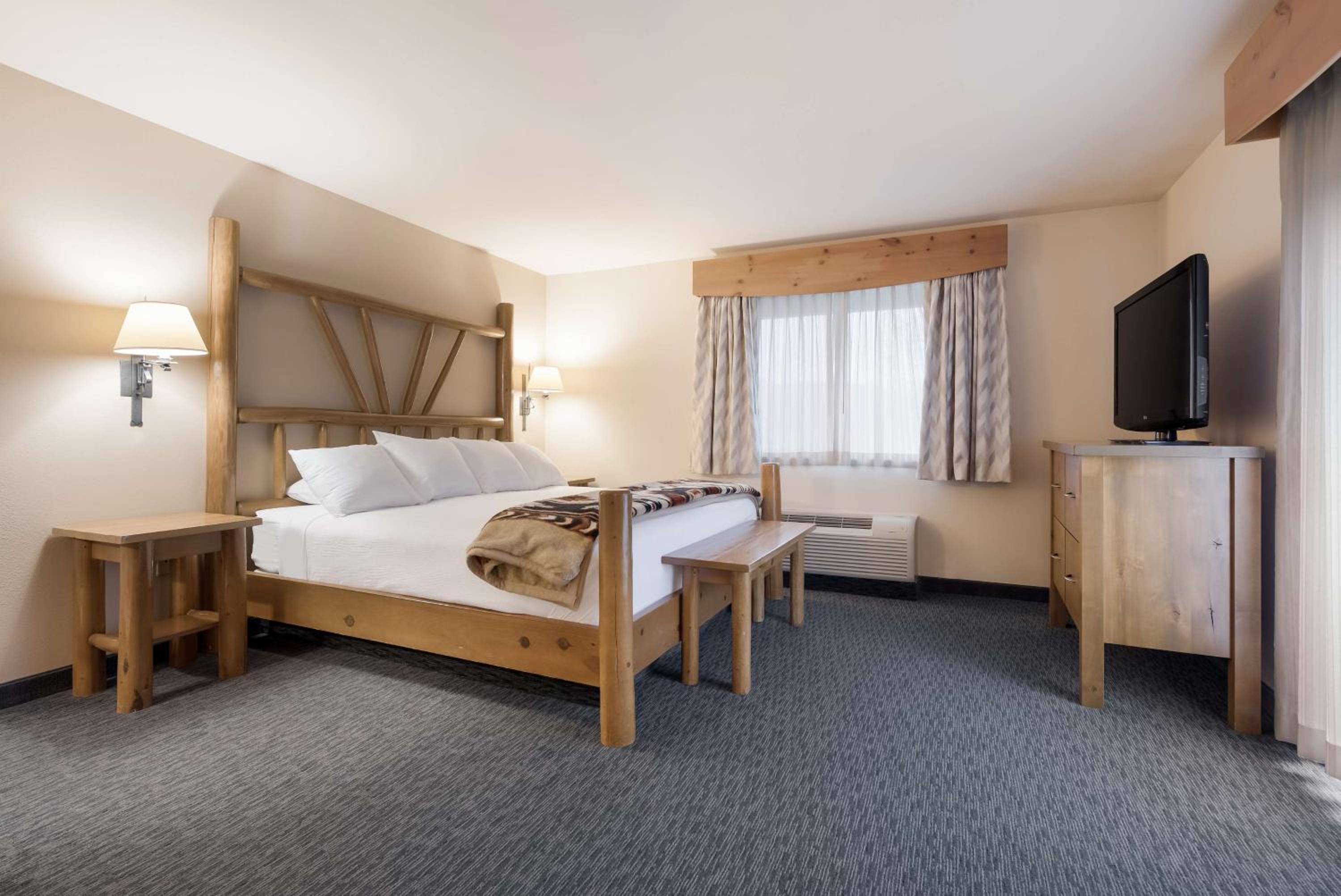 Best Western Plus Kentwood Lodge - Property Image 7