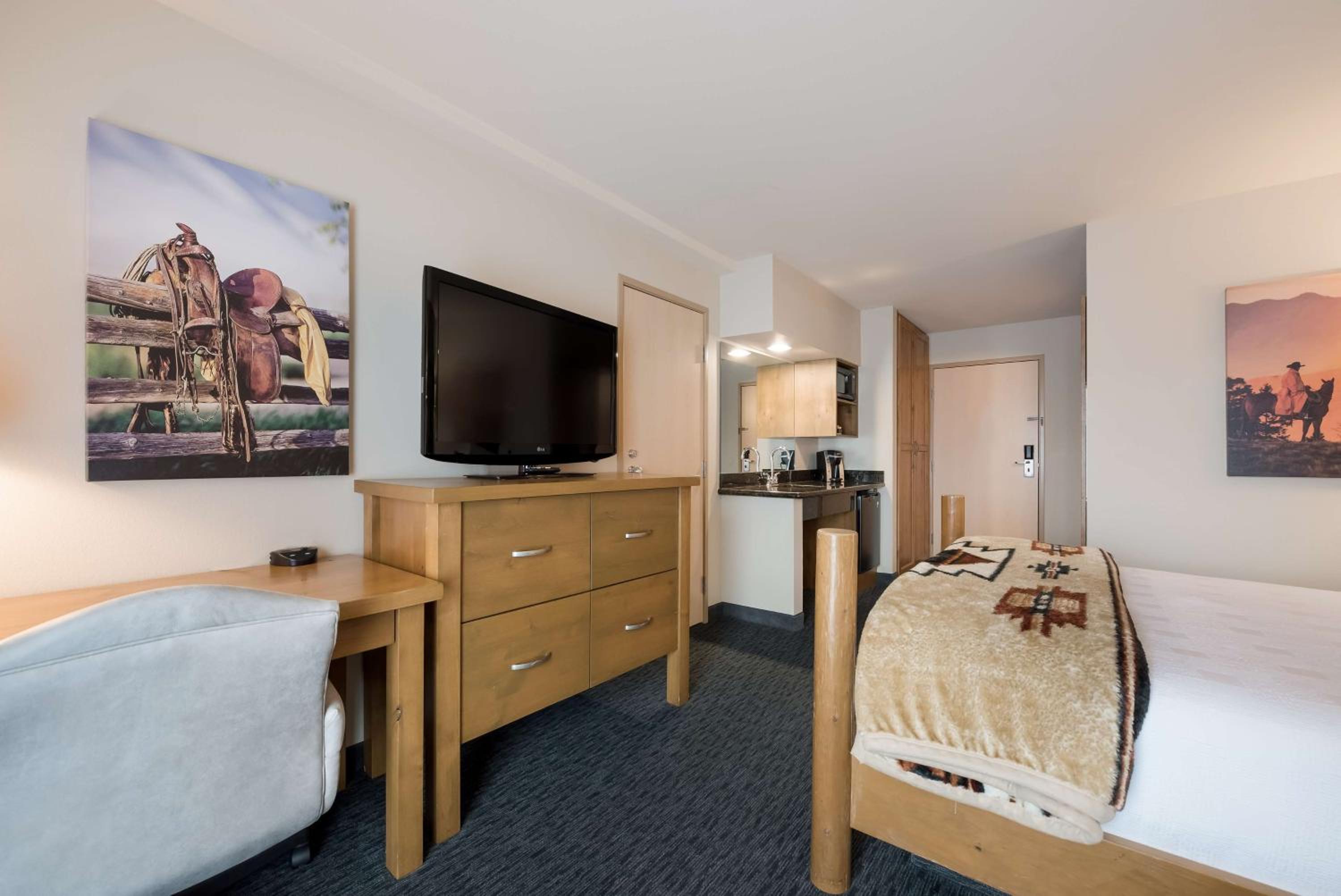 Best Western Plus Kentwood Lodge - Property Image 5