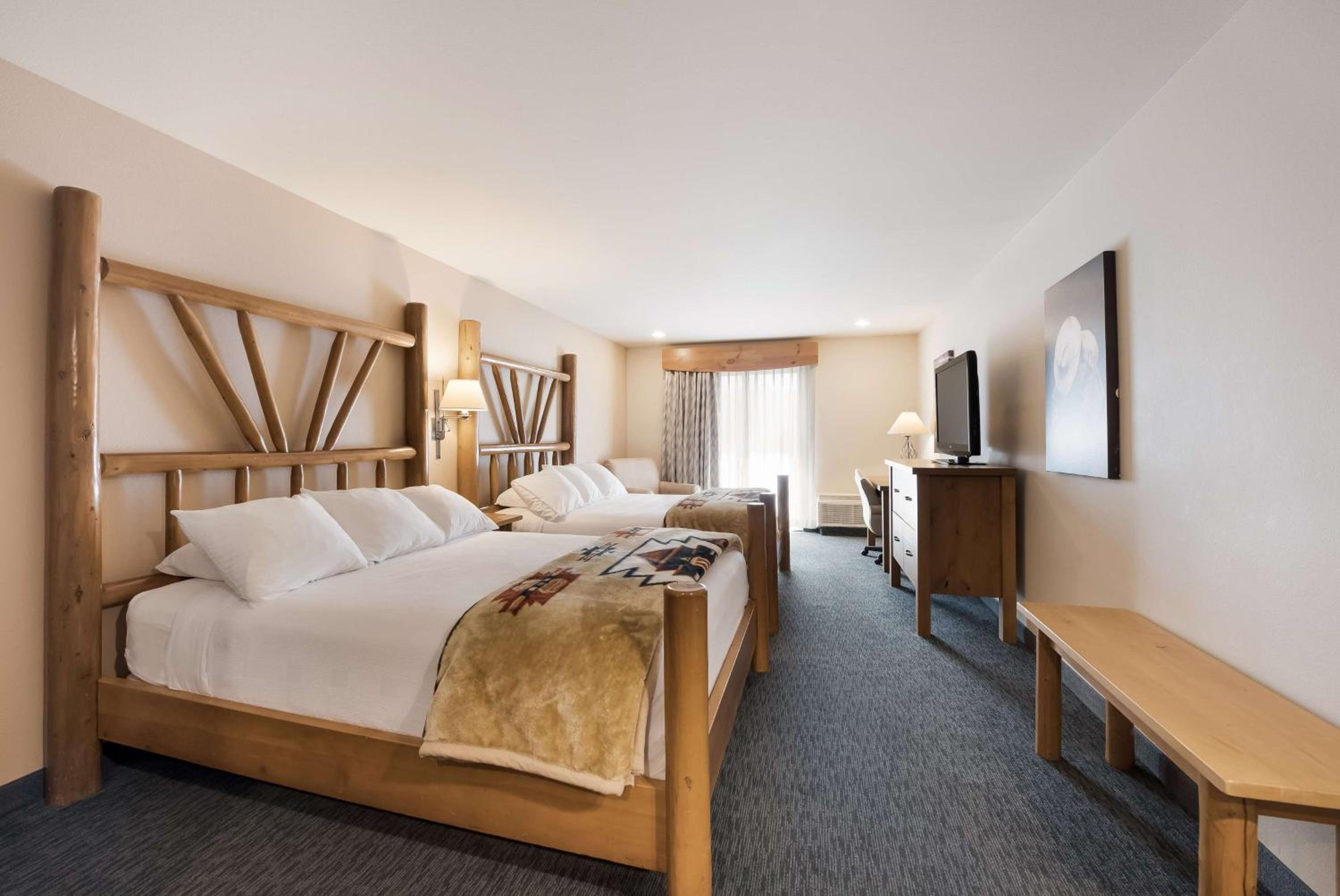 Best Western Plus Kentwood Lodge - Property Image 4