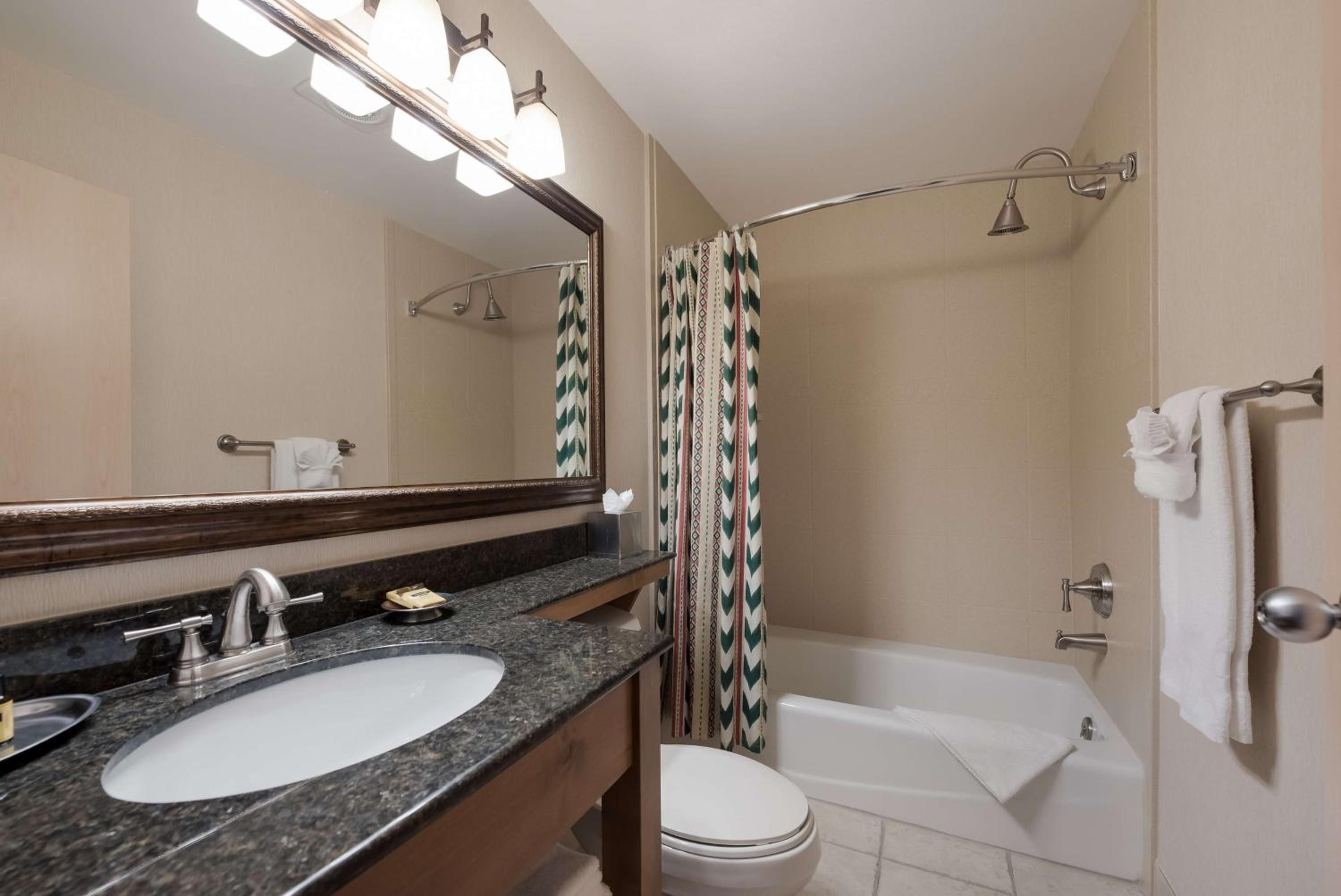 Best Western Plus Kentwood Lodge - Property Image 22