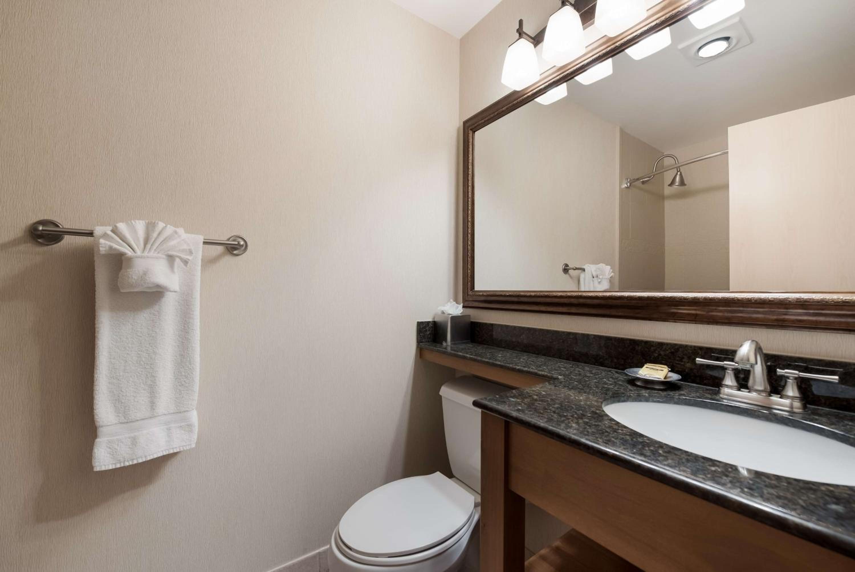 Best Western Plus Kentwood Lodge - Property Image 24