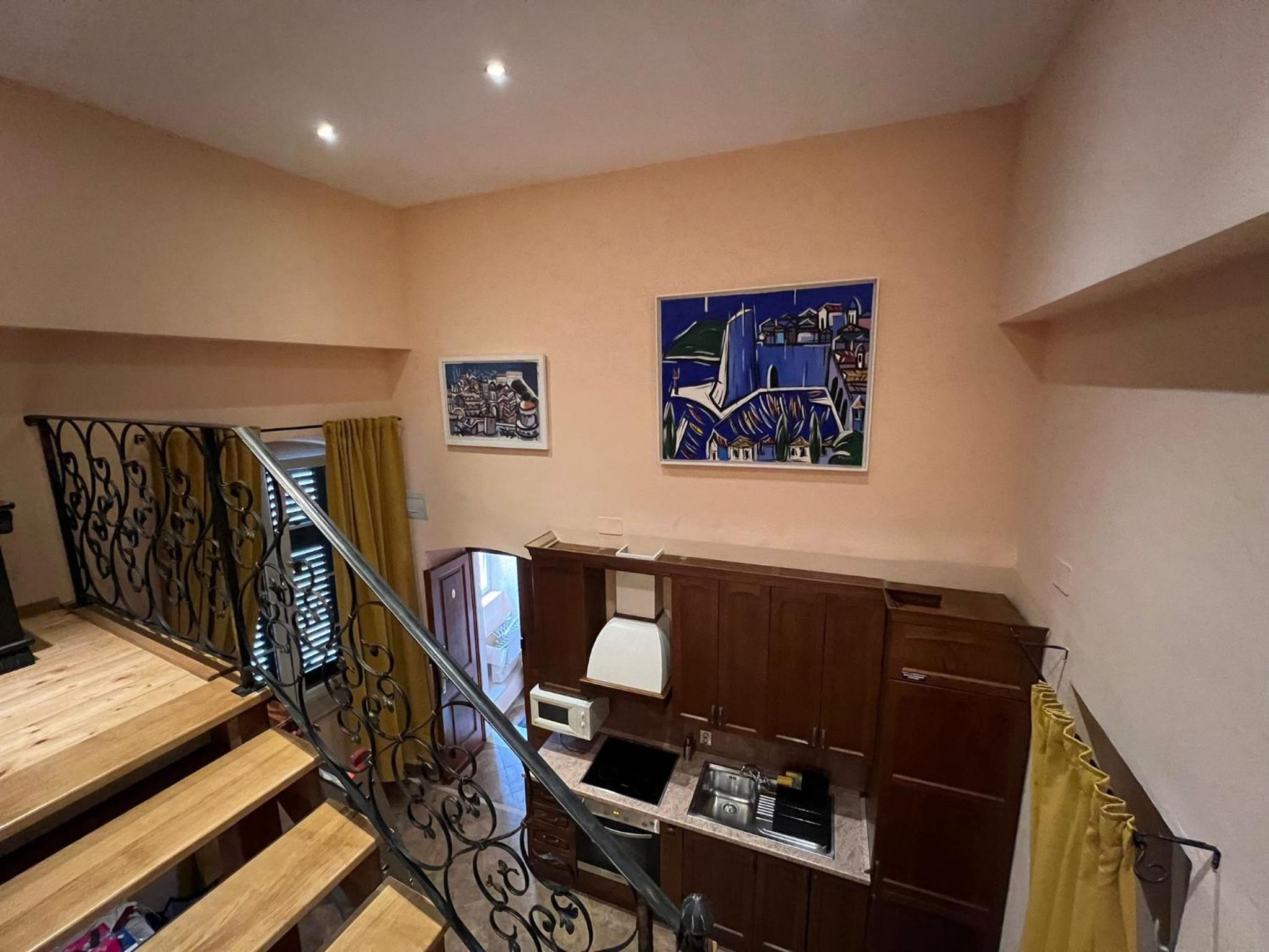 Amoret Apartments