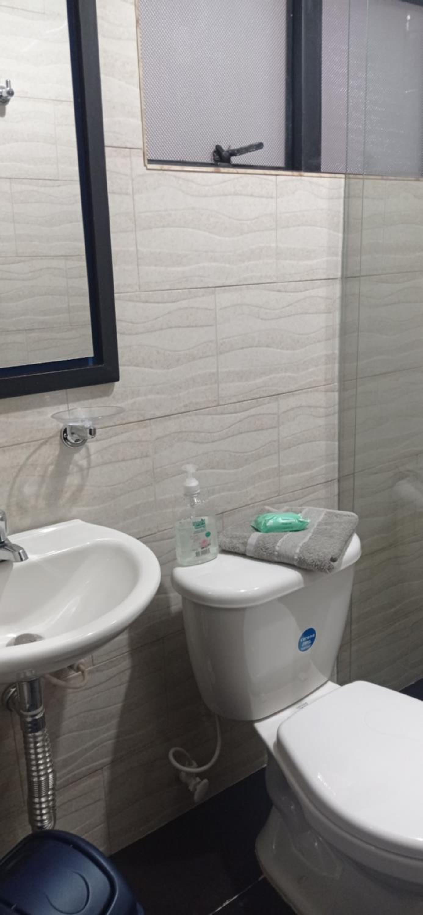 Apartamento Familiar, buena ubicación, amplio cerca al Aeropuerto el Dorado