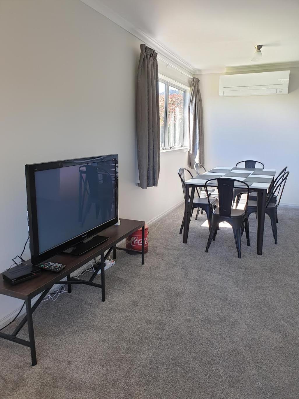 Kiwiana Gem view 4