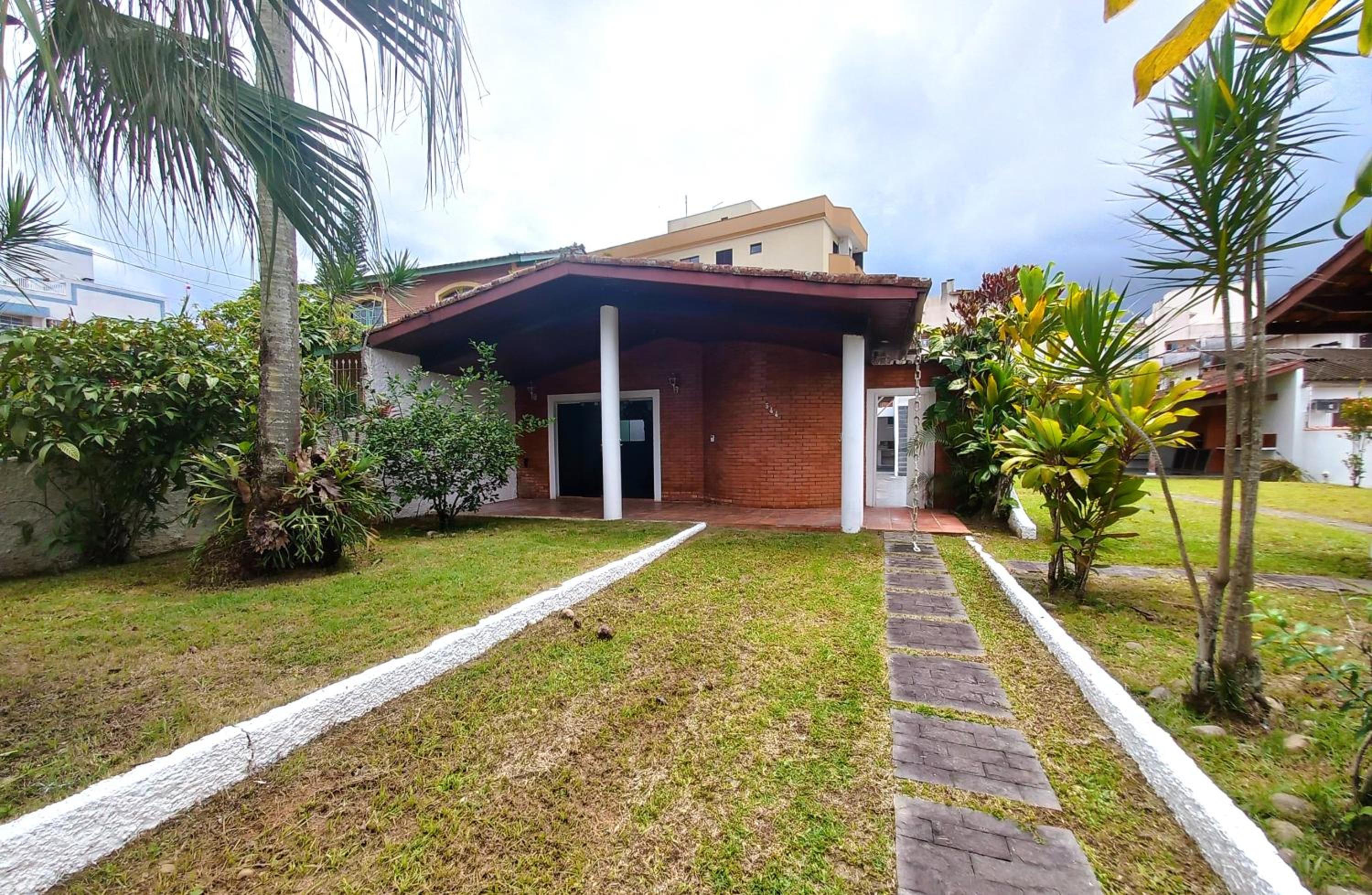 Casa Jardim com 5 quartos em Ubatuba