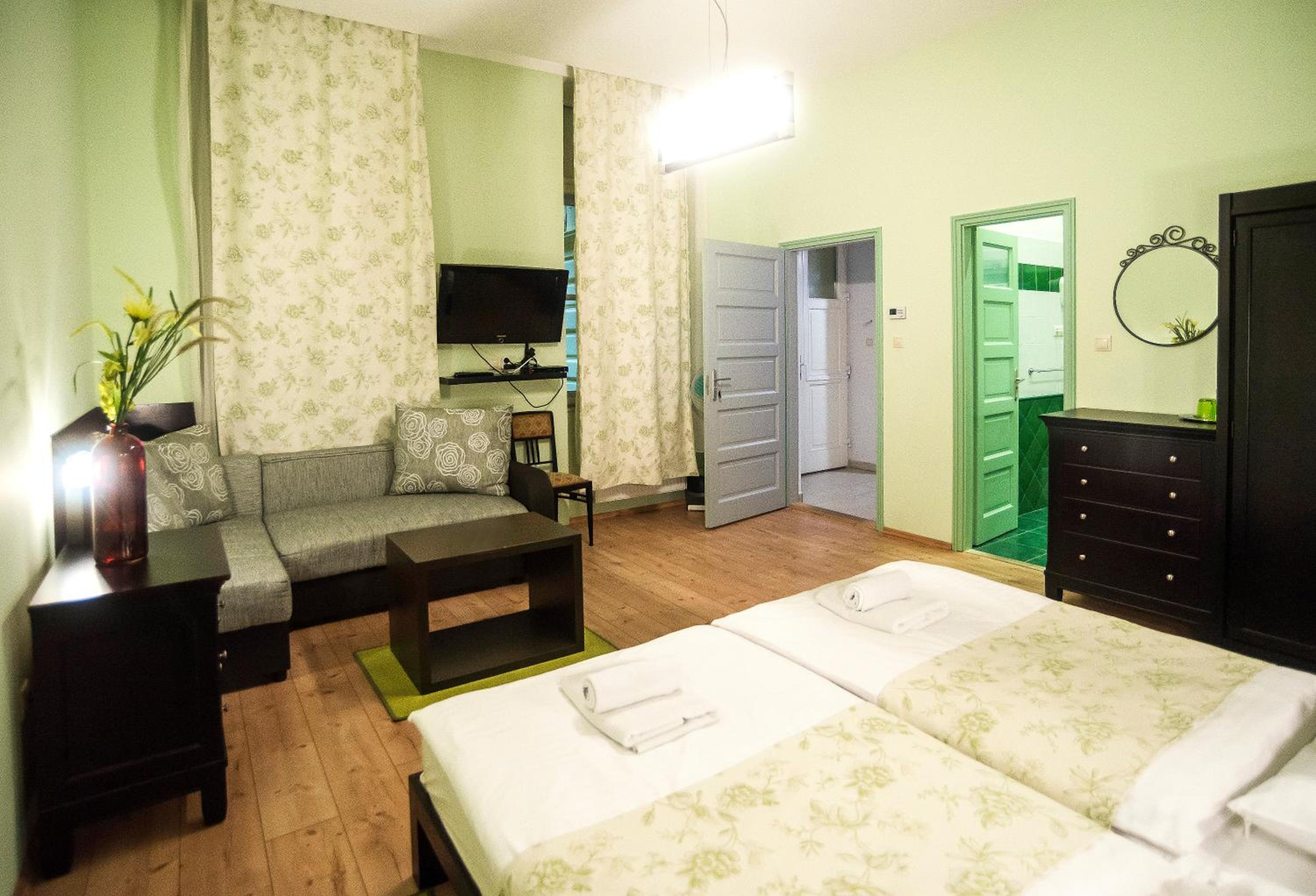 Budapest Rooms Bed and Breakfast