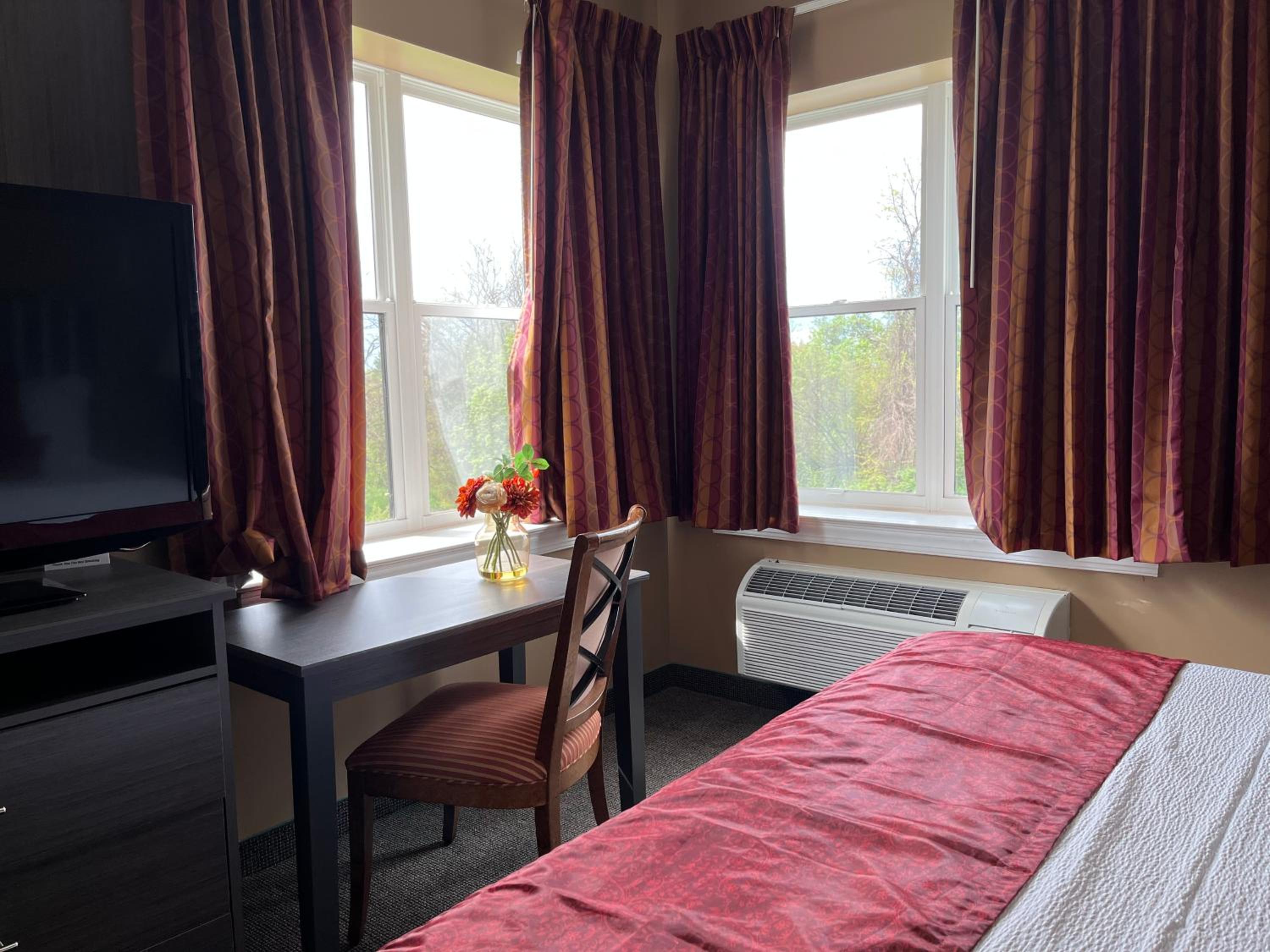 Brinton Suites