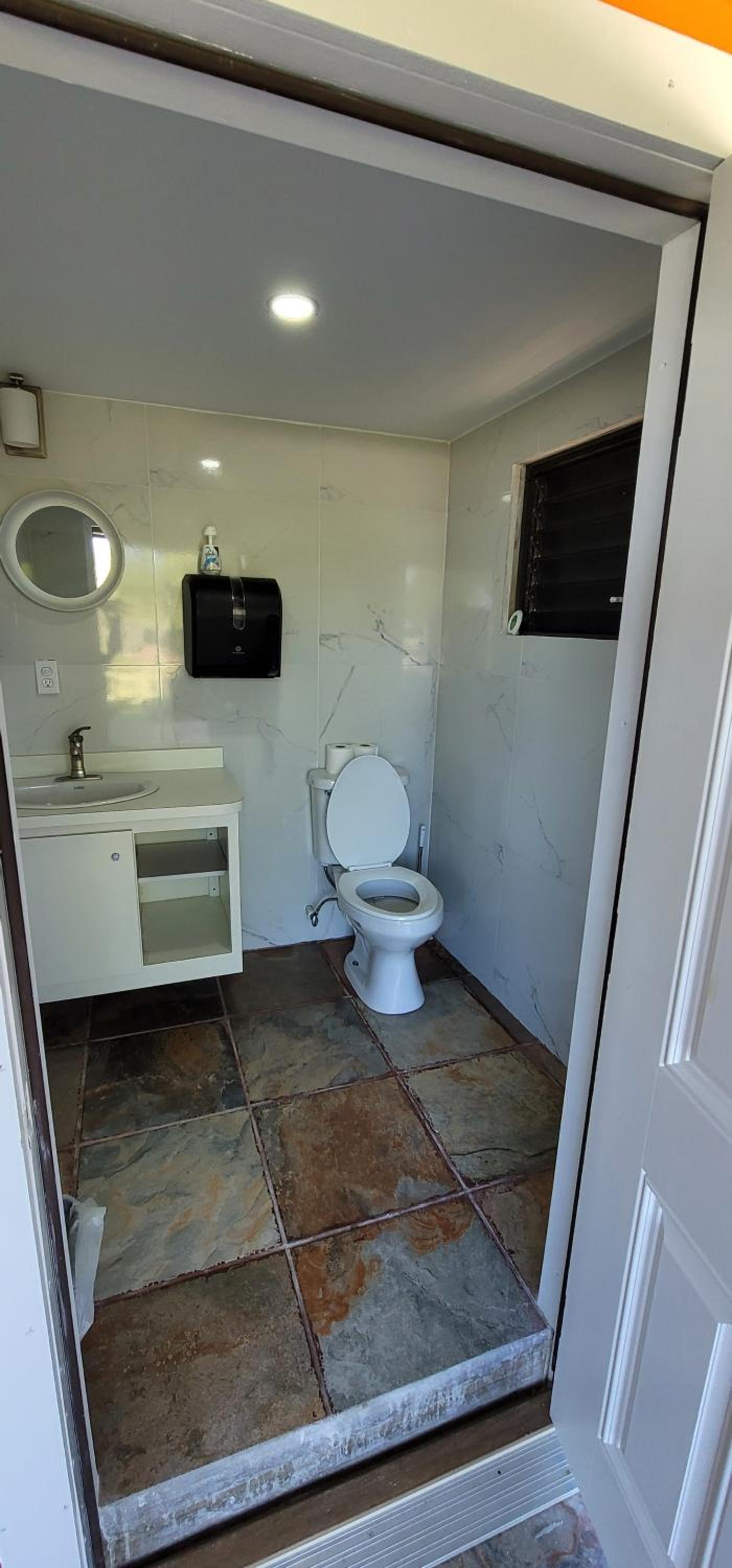 Therapy Cabins - Belize Island Experience