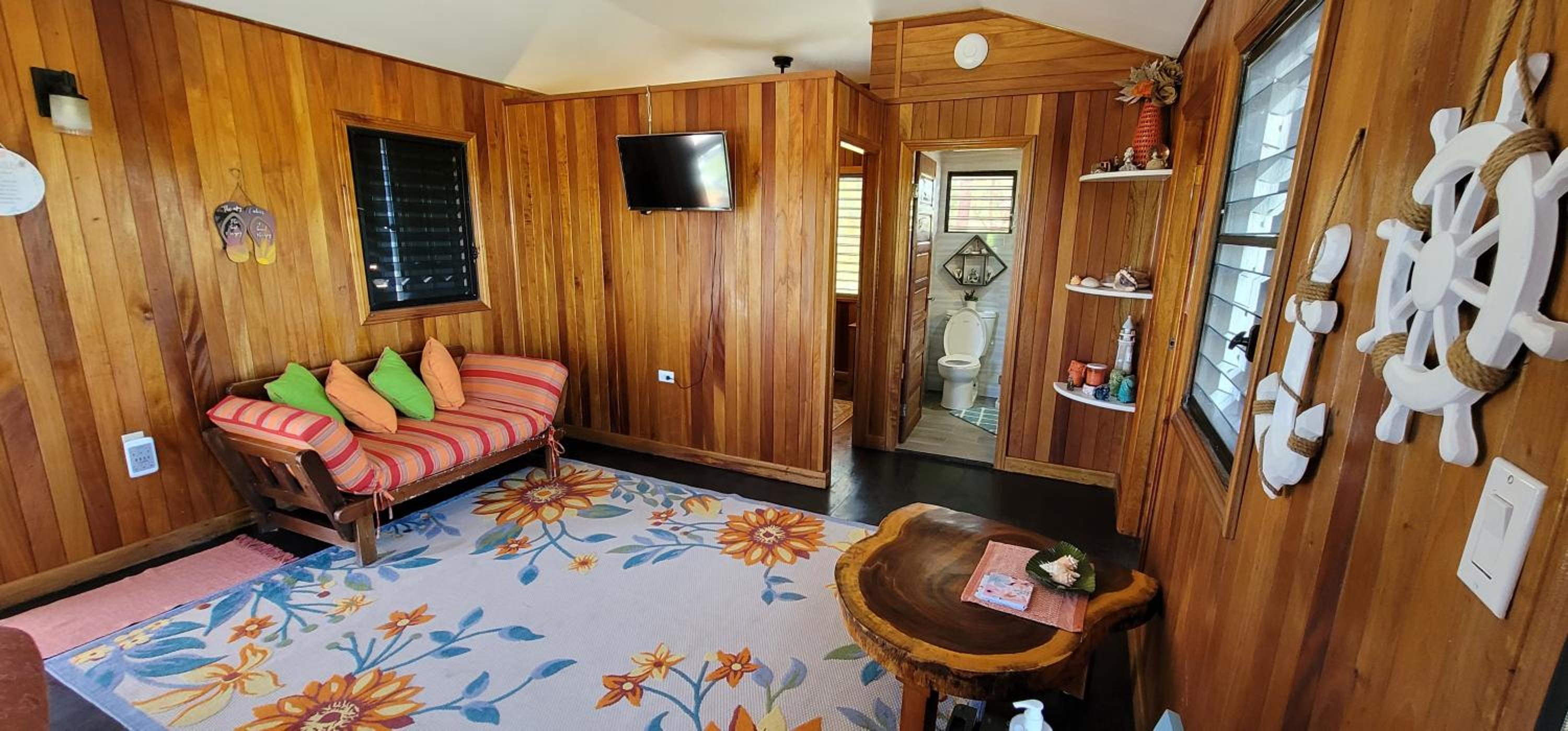 Therapy Cabins - Belize Island Experience