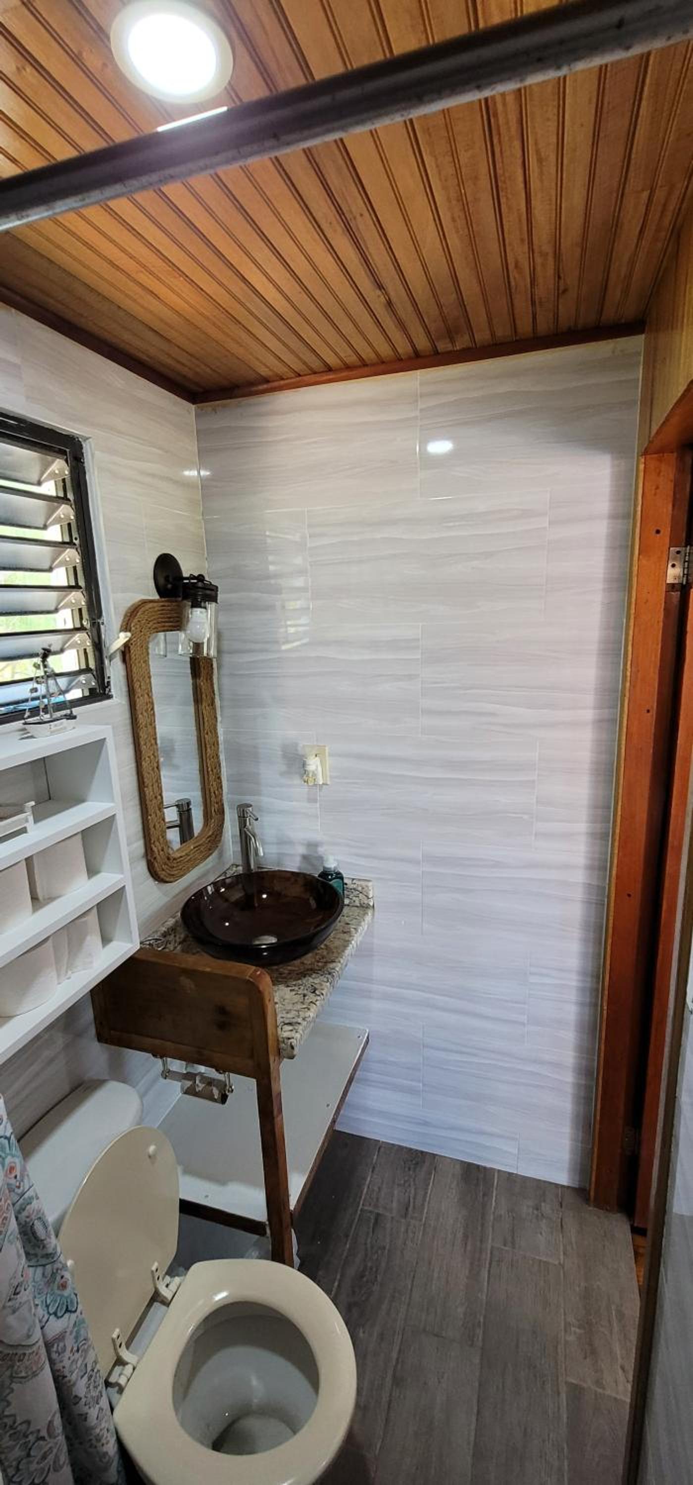 Therapy Cabins - Belize Island Experience