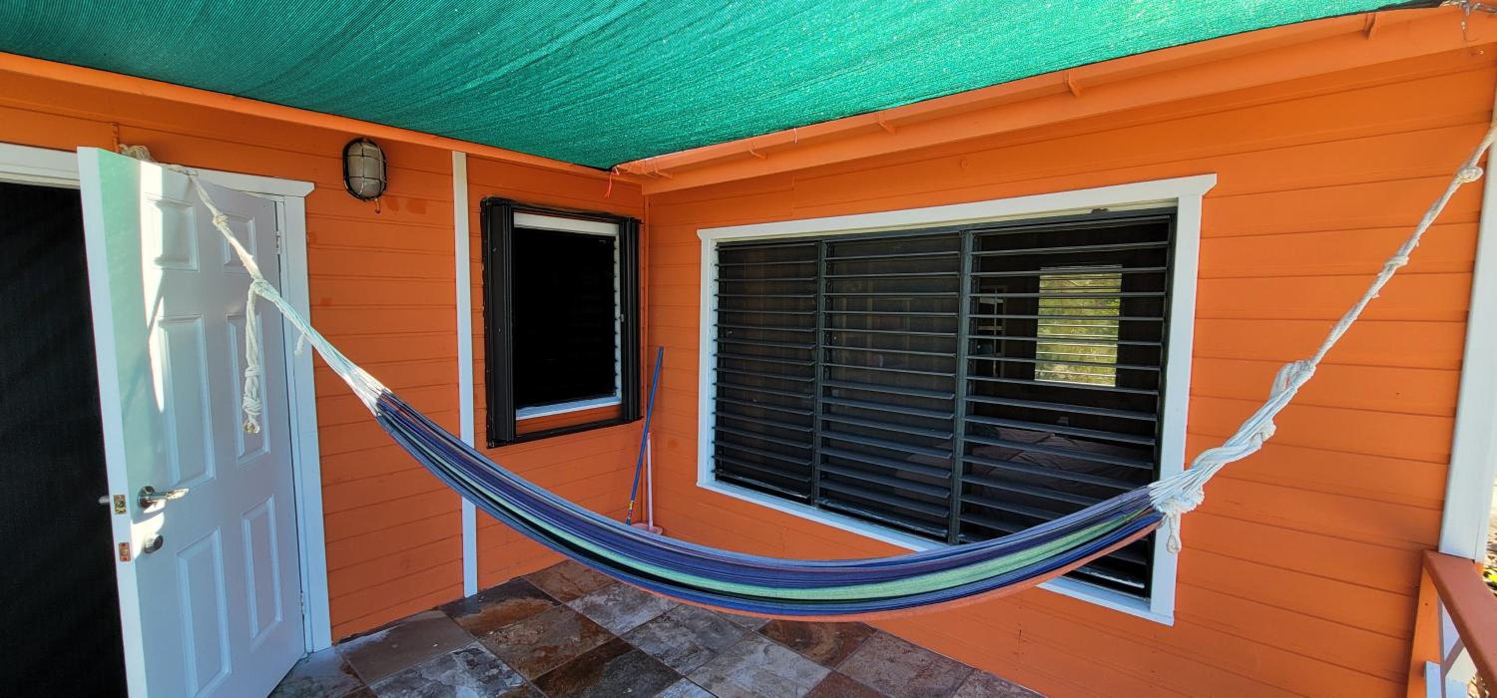 Therapy Cabins - Belize Island Experience
