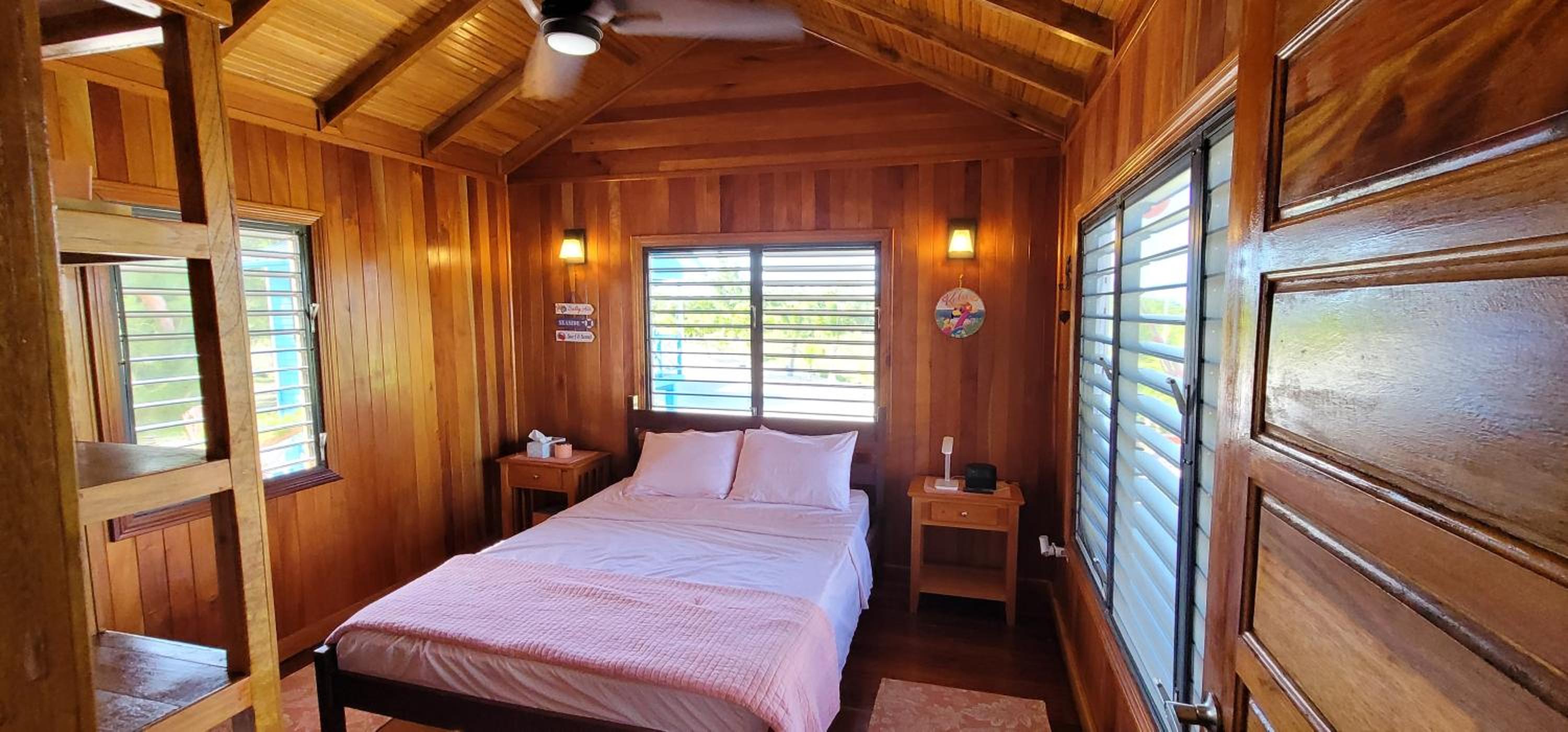 Therapy Cabins - Belize Island Experience