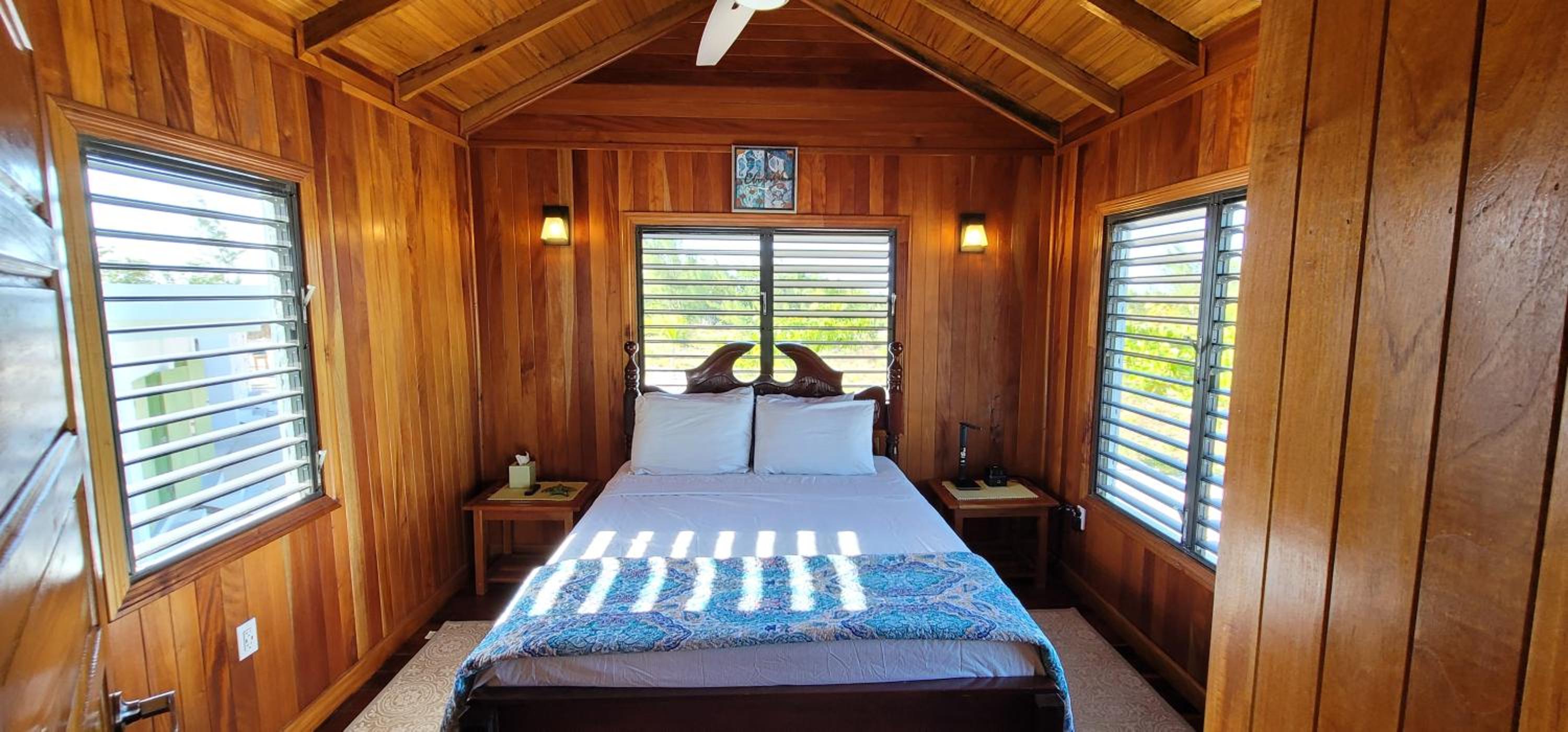Therapy Cabins - Belize Island Experience