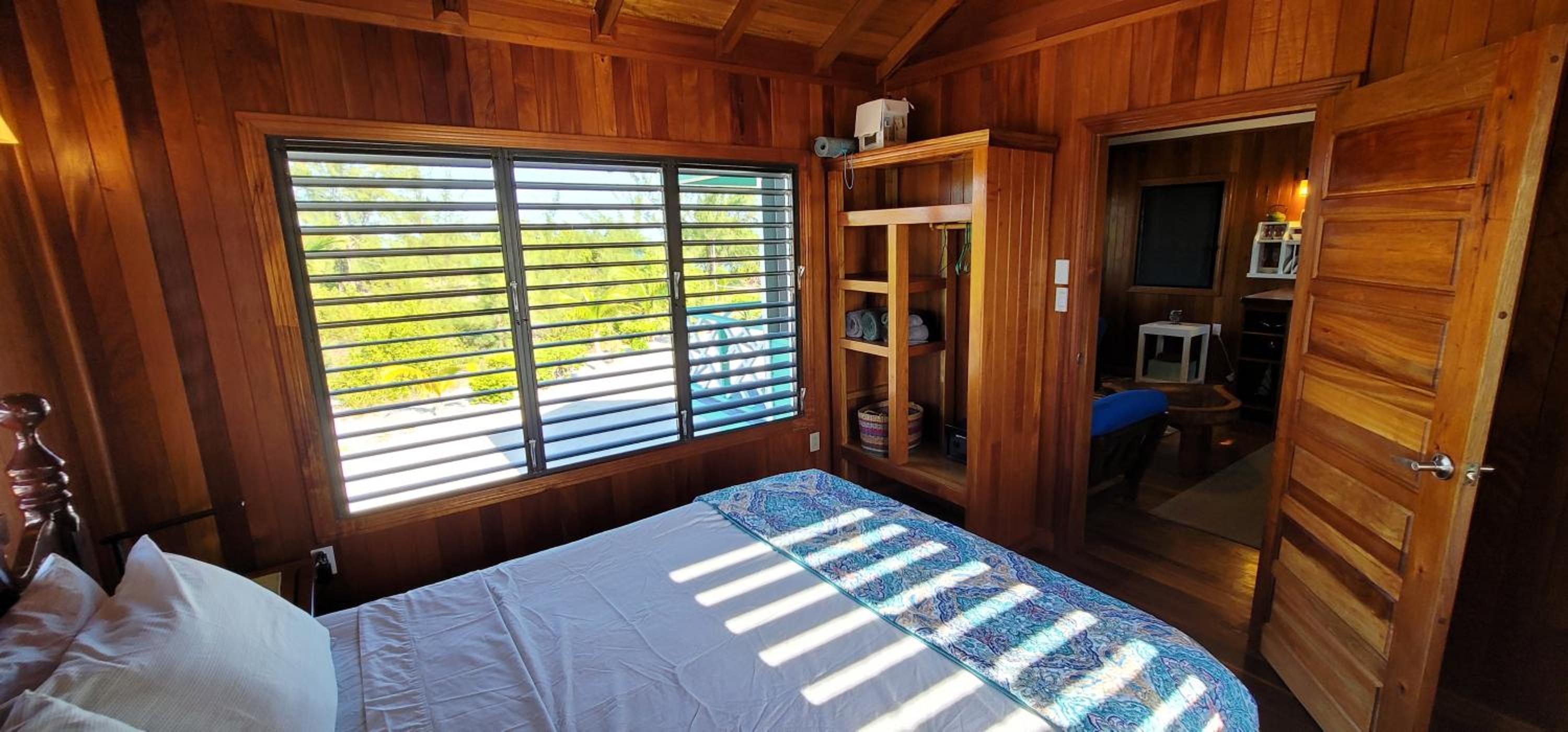 Therapy Cabins - Belize Island Experience