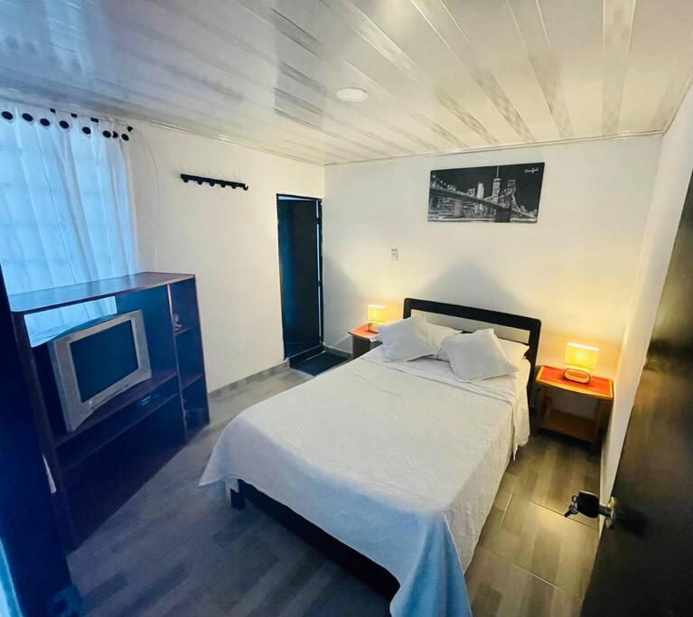 Hotel Hermosa casa de campo en Barbosa - Image 1