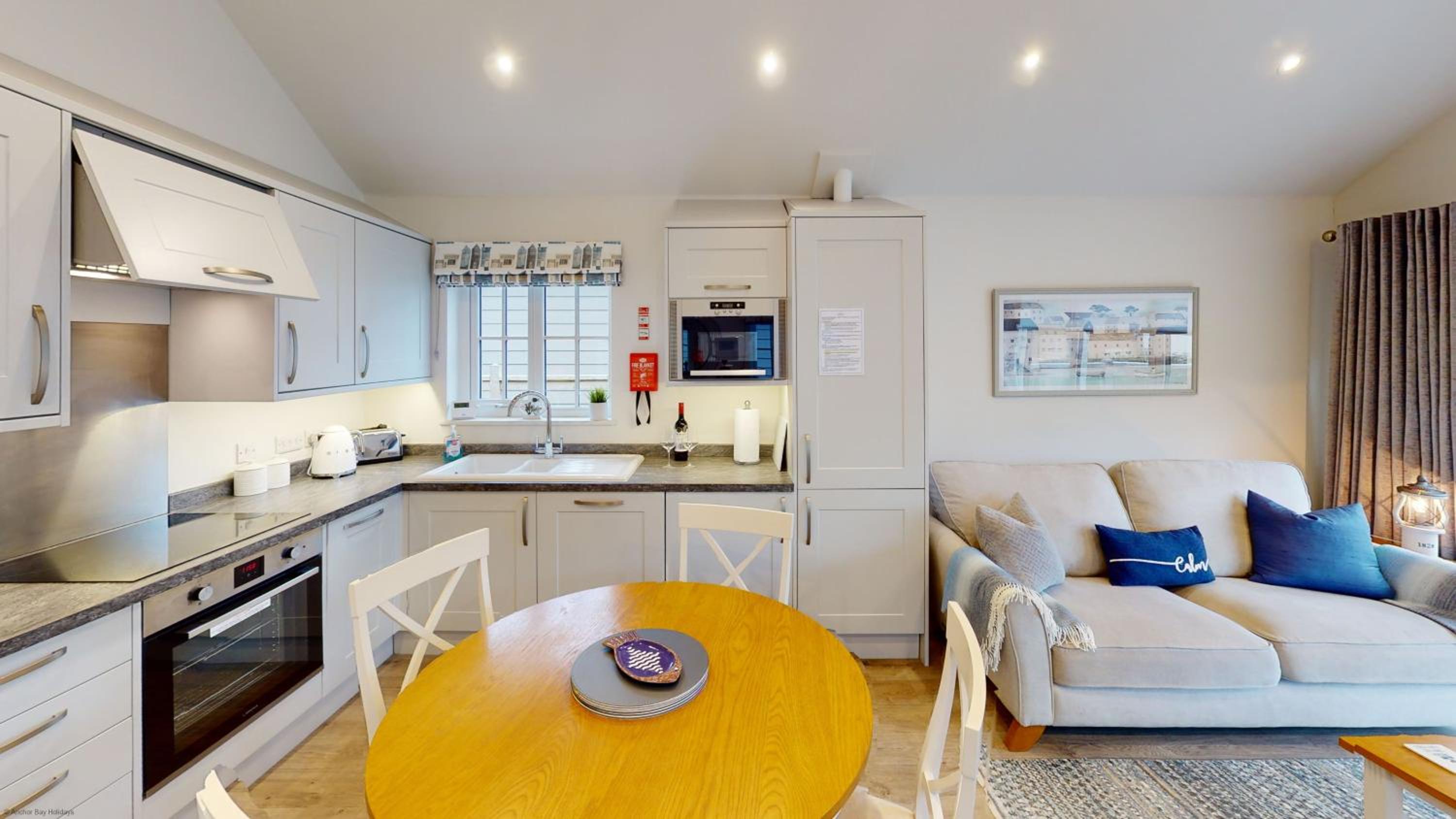 Bay Breeze - Part of the The Bay Filey Holiday Village with pool, gym and direct beach access, pub, restaurant, tennis and meadows walks