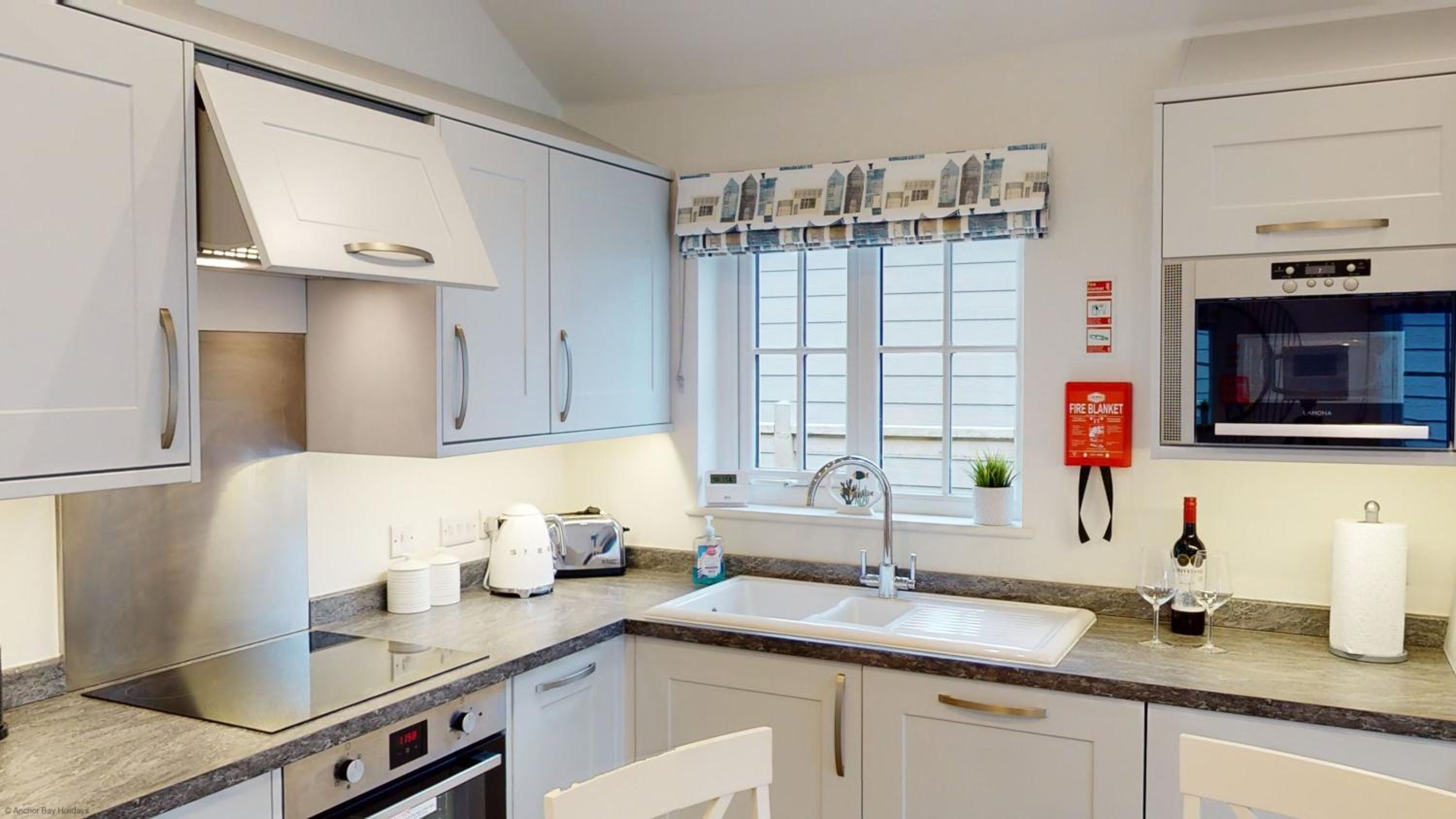 Bay Breeze - Part of the The Bay Filey Holiday Village with pool, gym and direct beach access, pub, restaurant, tennis and meadows walks