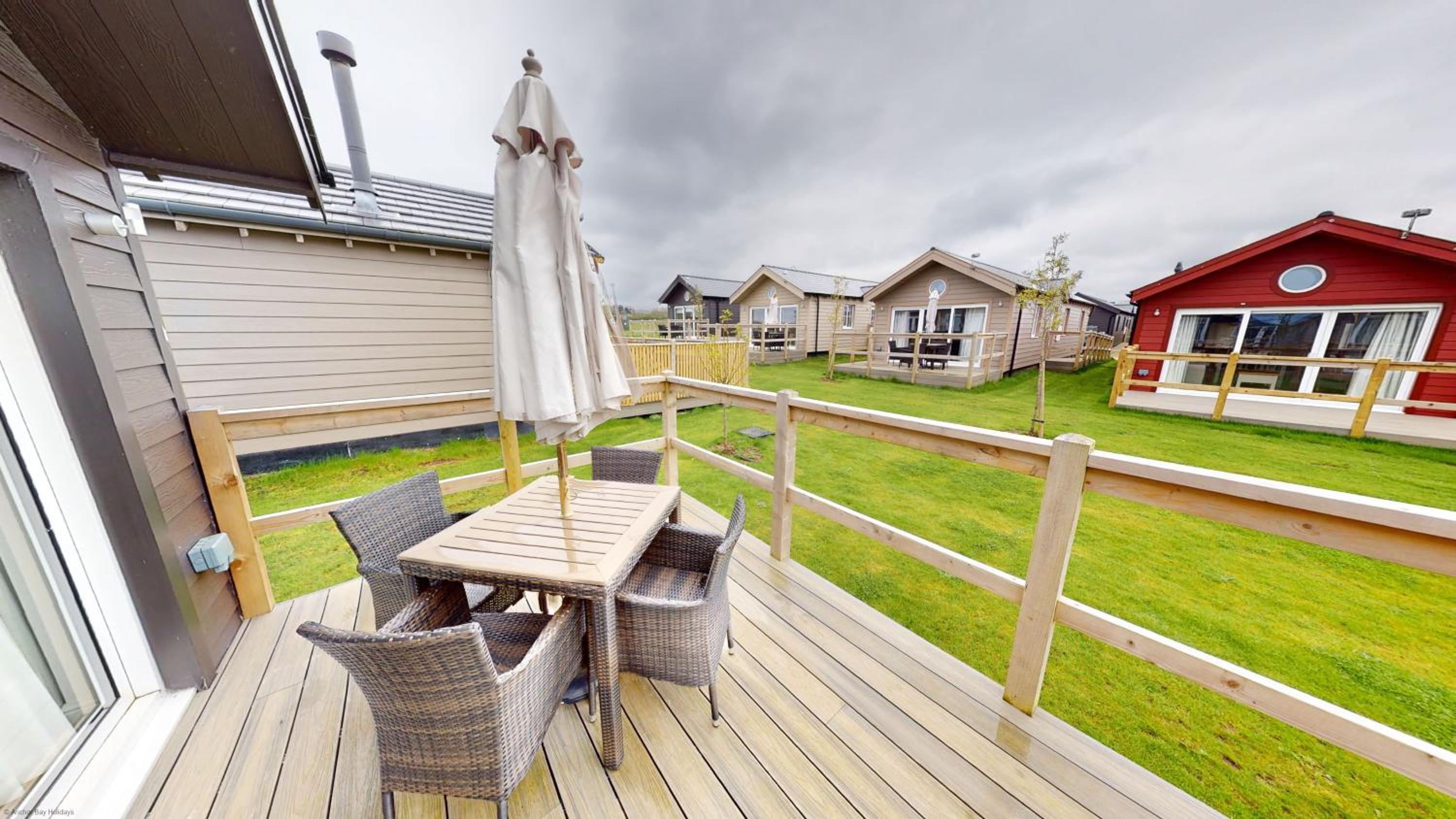 Bay Breeze - Part of the The Bay Filey Holiday Village with pool, gym and direct beach access, pub, restaurant, tennis and meadows walks